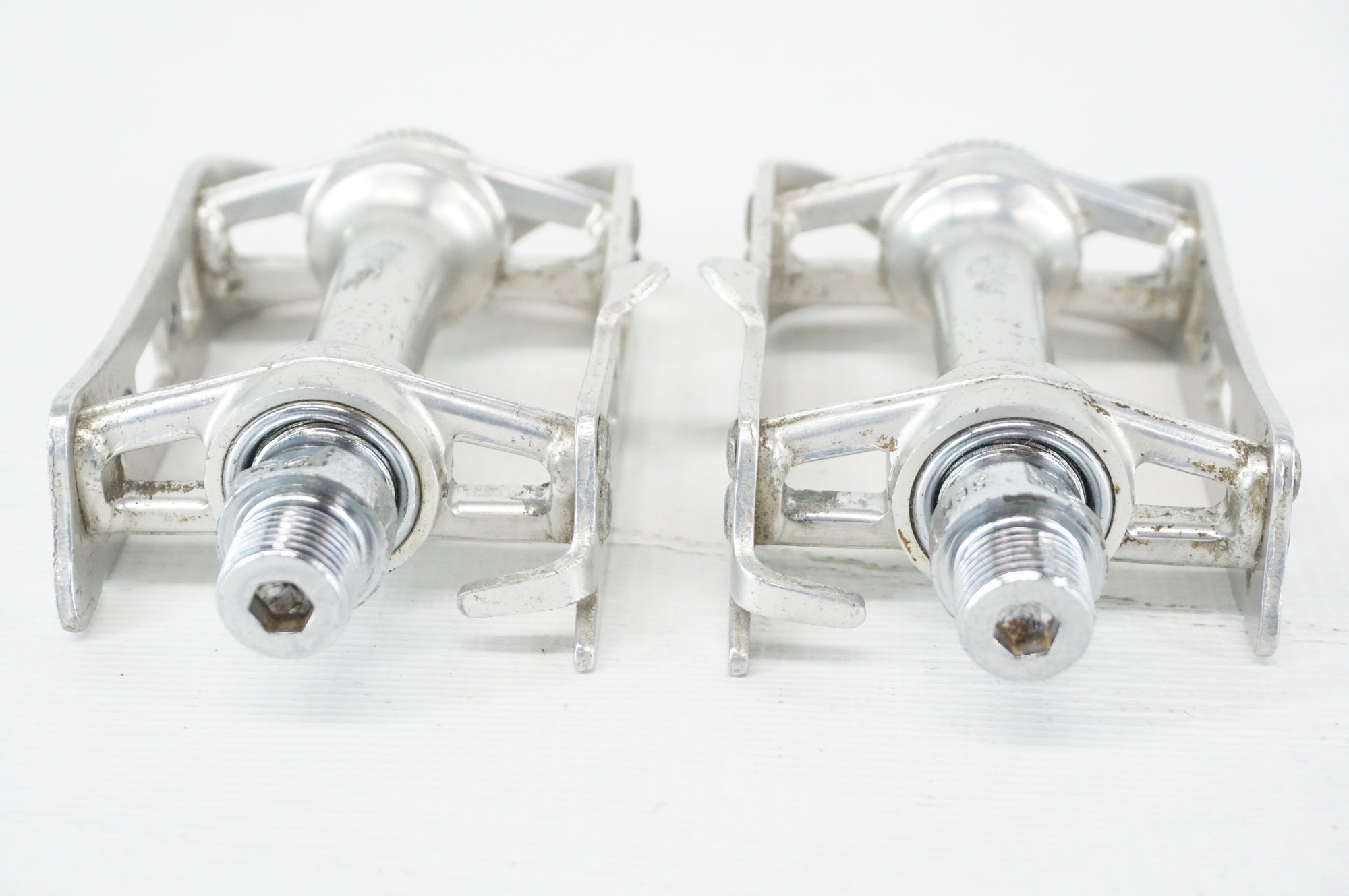 SUNTOUR 「サンツアー」 SUPERBE ROAD ペダル / 阪急塚口店