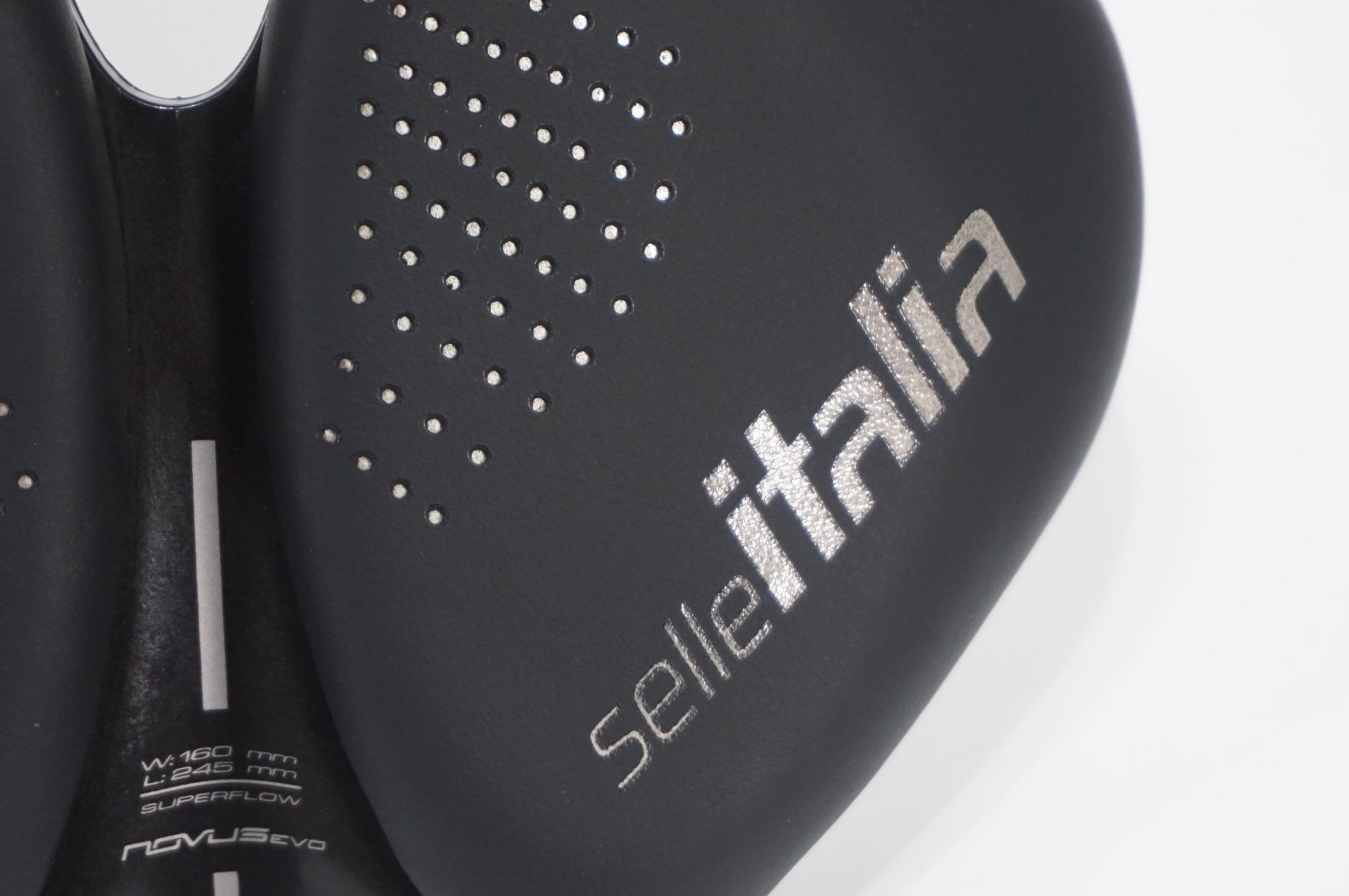 SELLE ITALIA 「セライタリア」 MAX NOVUS BOOST EVO Ti316 SUPERFLOW サドル / AKIBA店