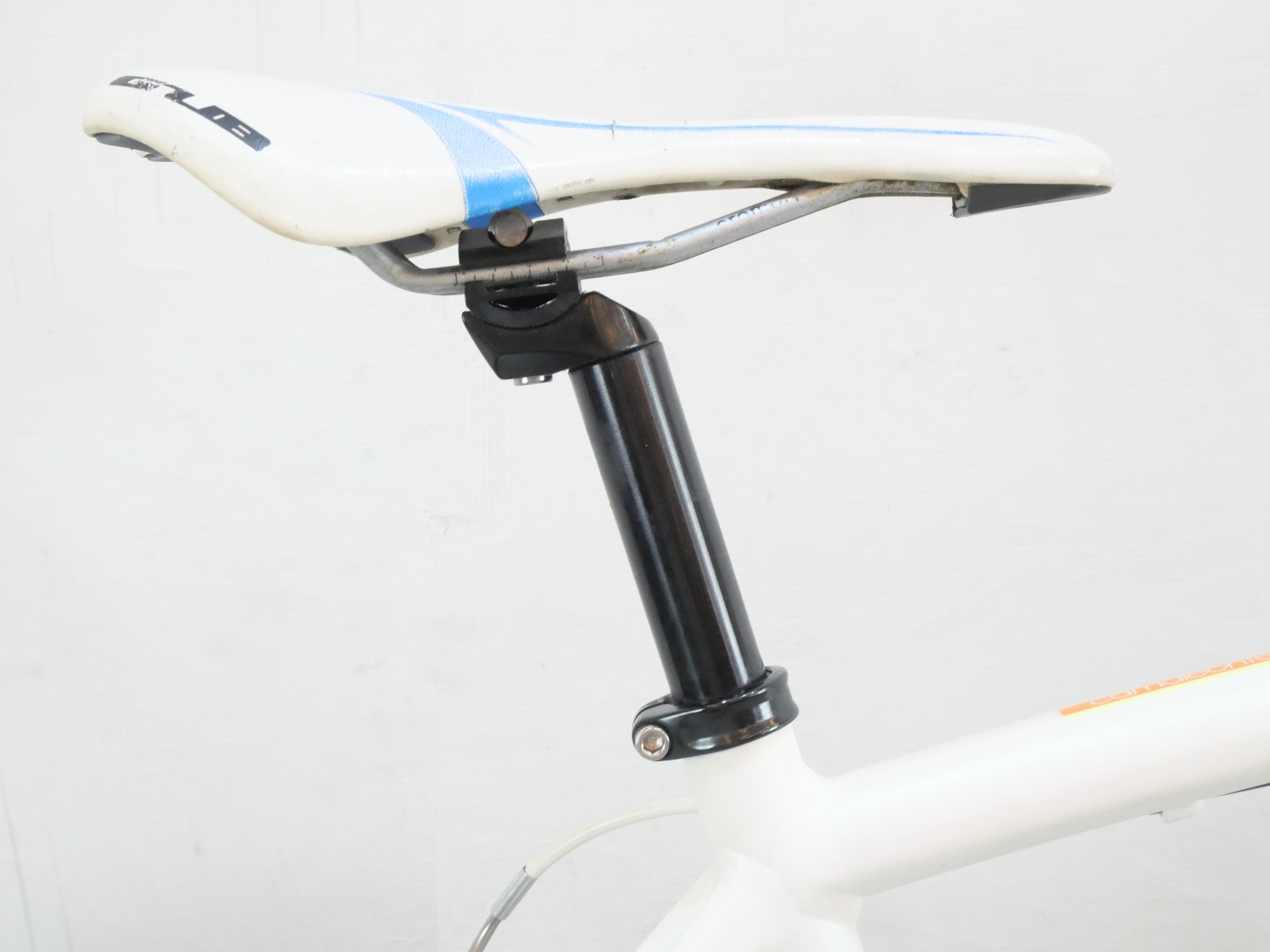 BIANCHI 「ビアンキ」 C-SPORT1 2016年モデル クロスバイク / バイチャリ浦和ベース