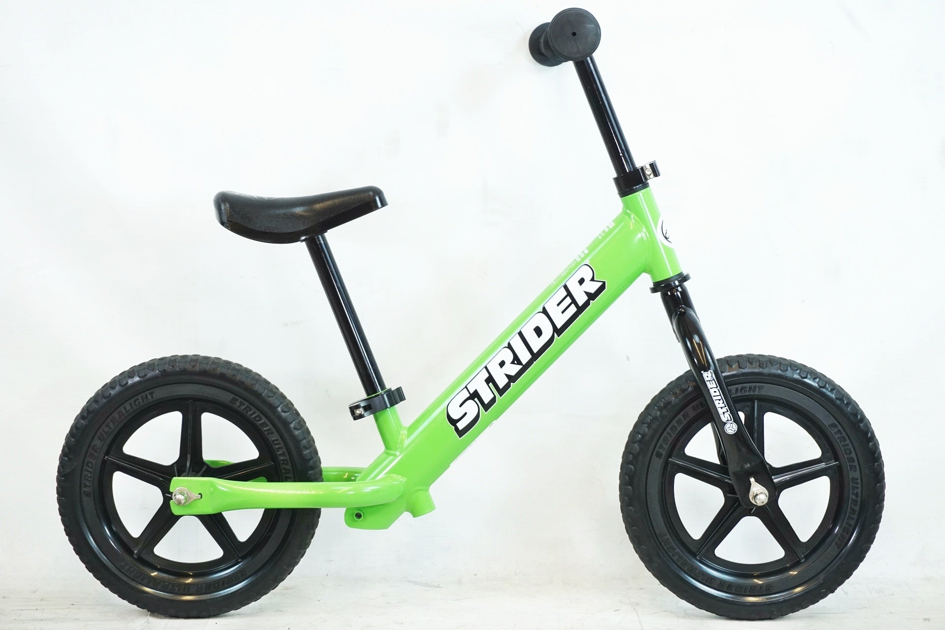 ✨日本正規品✨STRIDER ストライダー SPORT12 人気のグリーン♪ STRIDER 「ストライダー」 SPORT12 2020年モデル キッズバイク / 有明