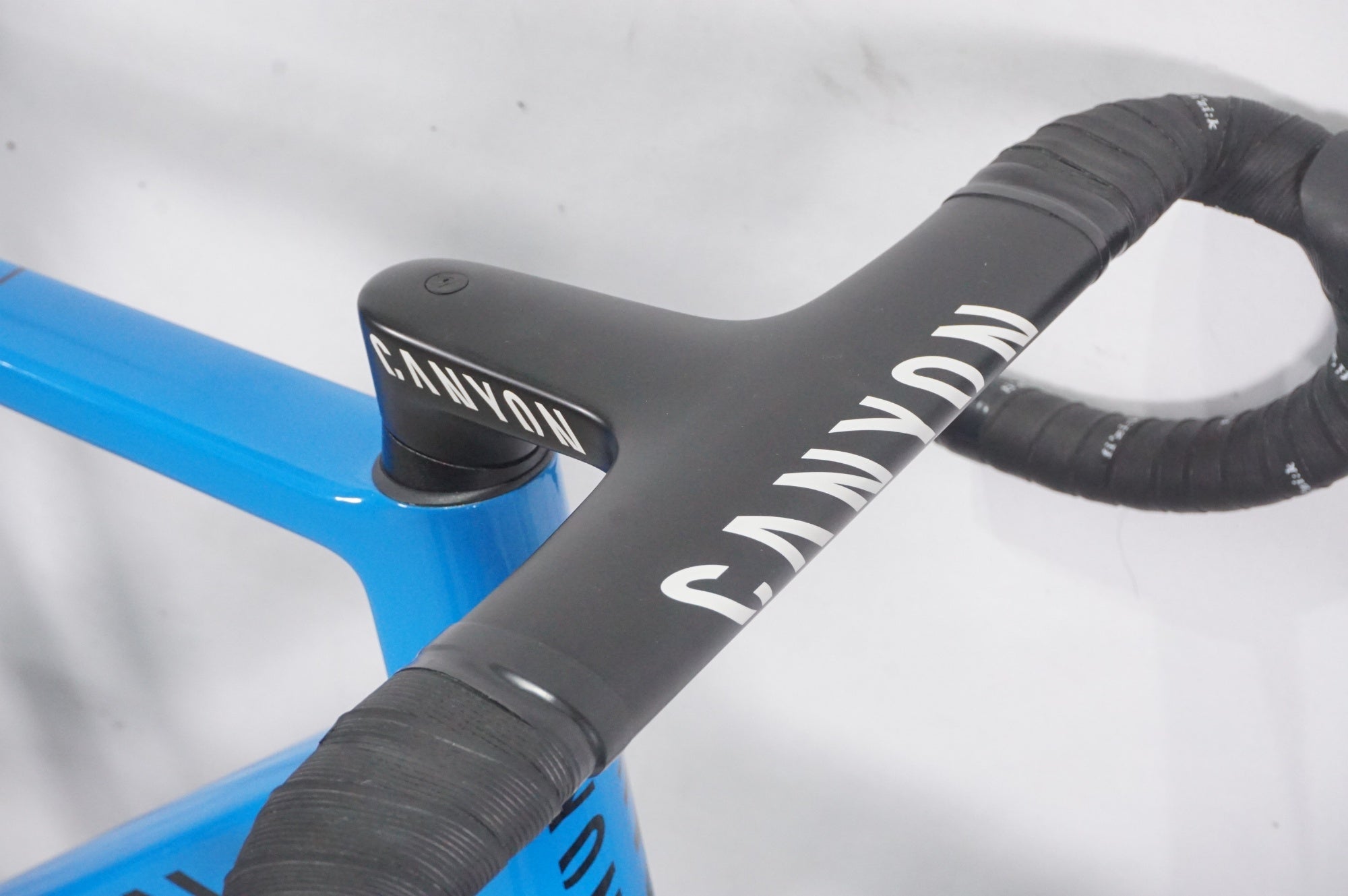 CANYON 「キャニオン」 ULTIMATE CF SL 8 AXS MOVISTAR 2023年モデル ロードバイク / AKIBA店