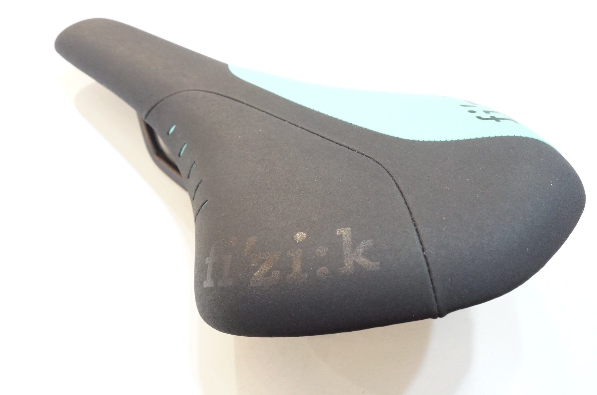 FIZIK 「フィジーク」 ANTARES R7 サドル / バイチャリ浦和ベース