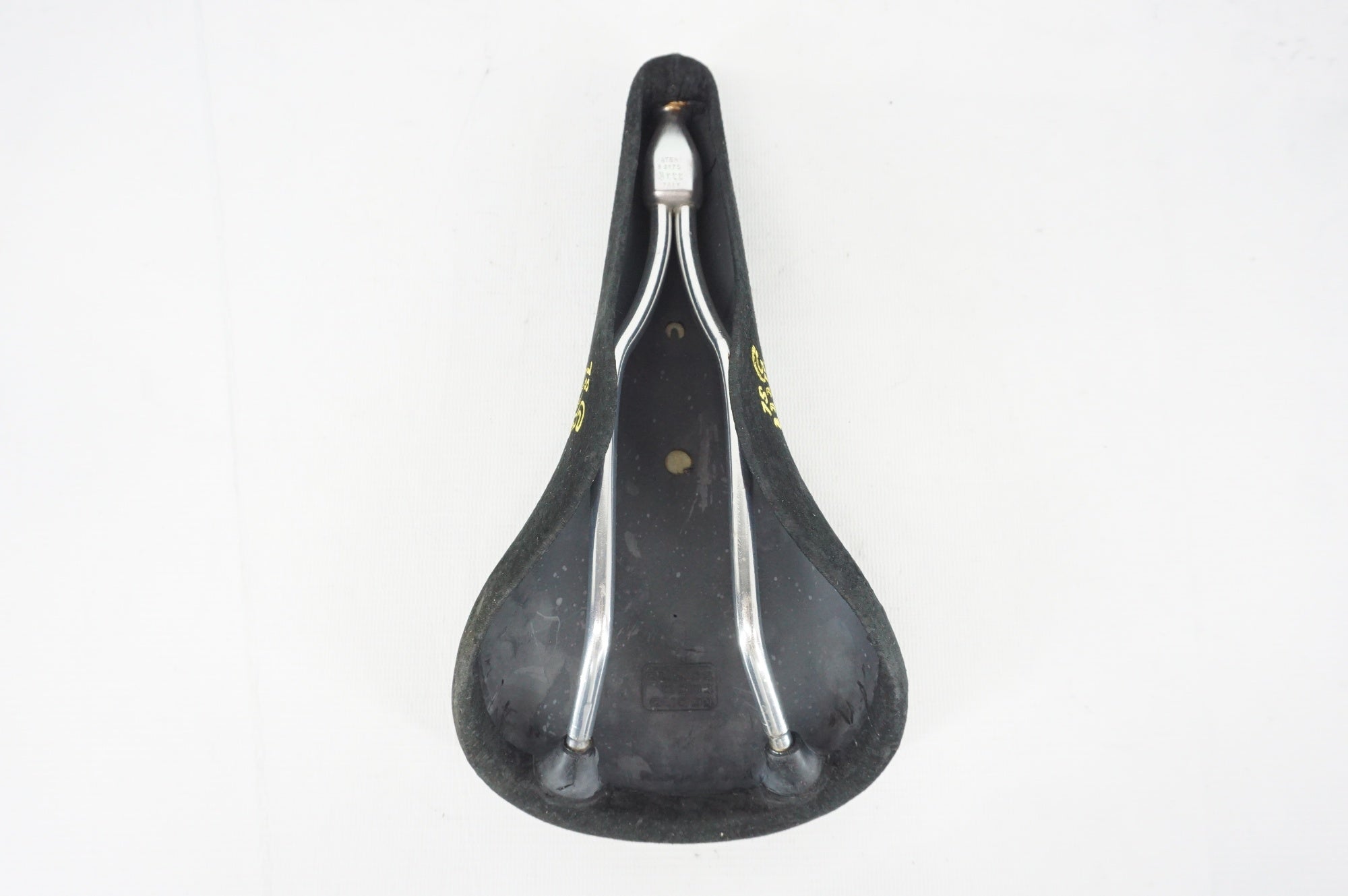 3T 「スリーティー」 SL サドル / 阪急塚口店