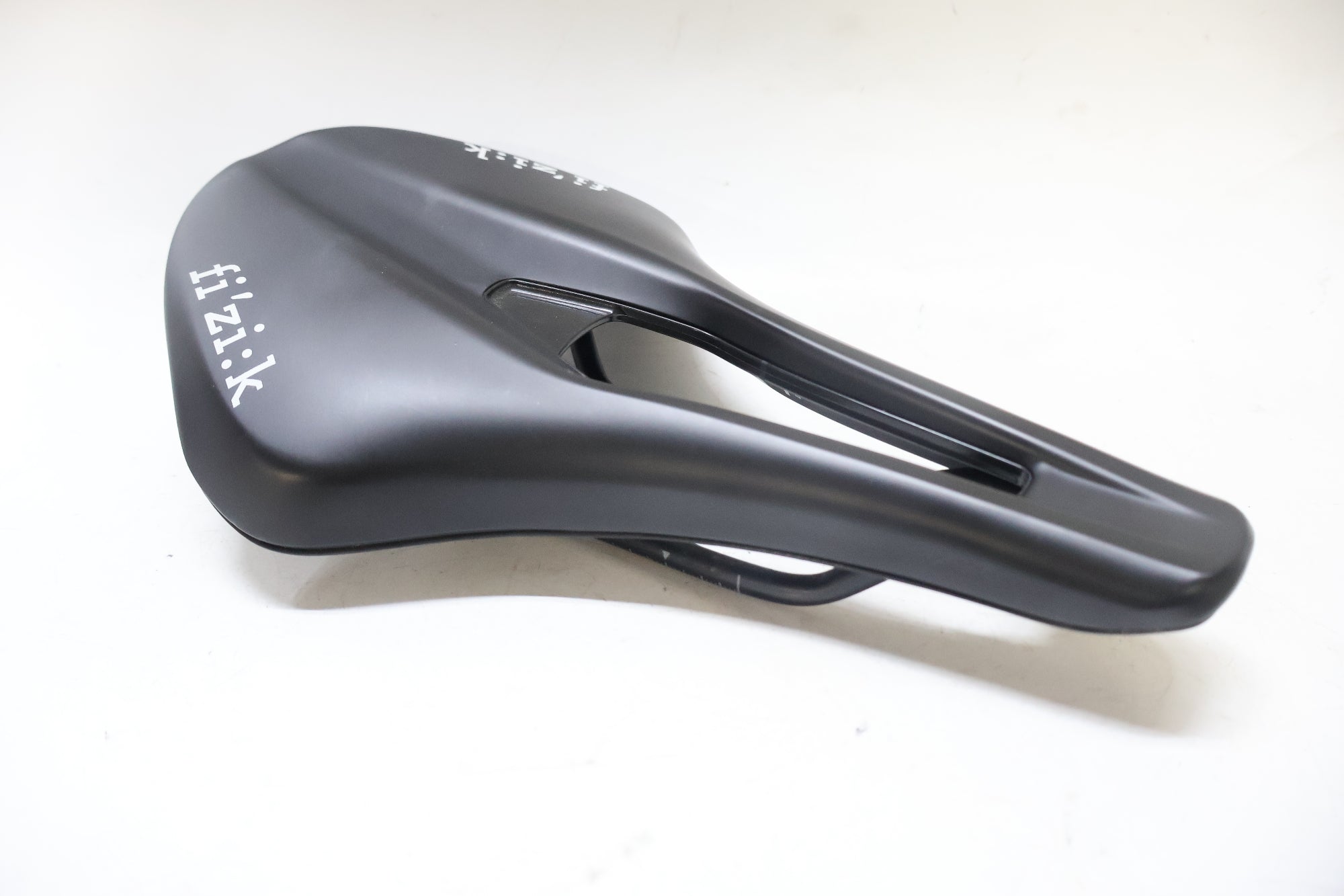 FIZIK 「フィジーク」 ARGO TEMPO R5 サドル / 高知店