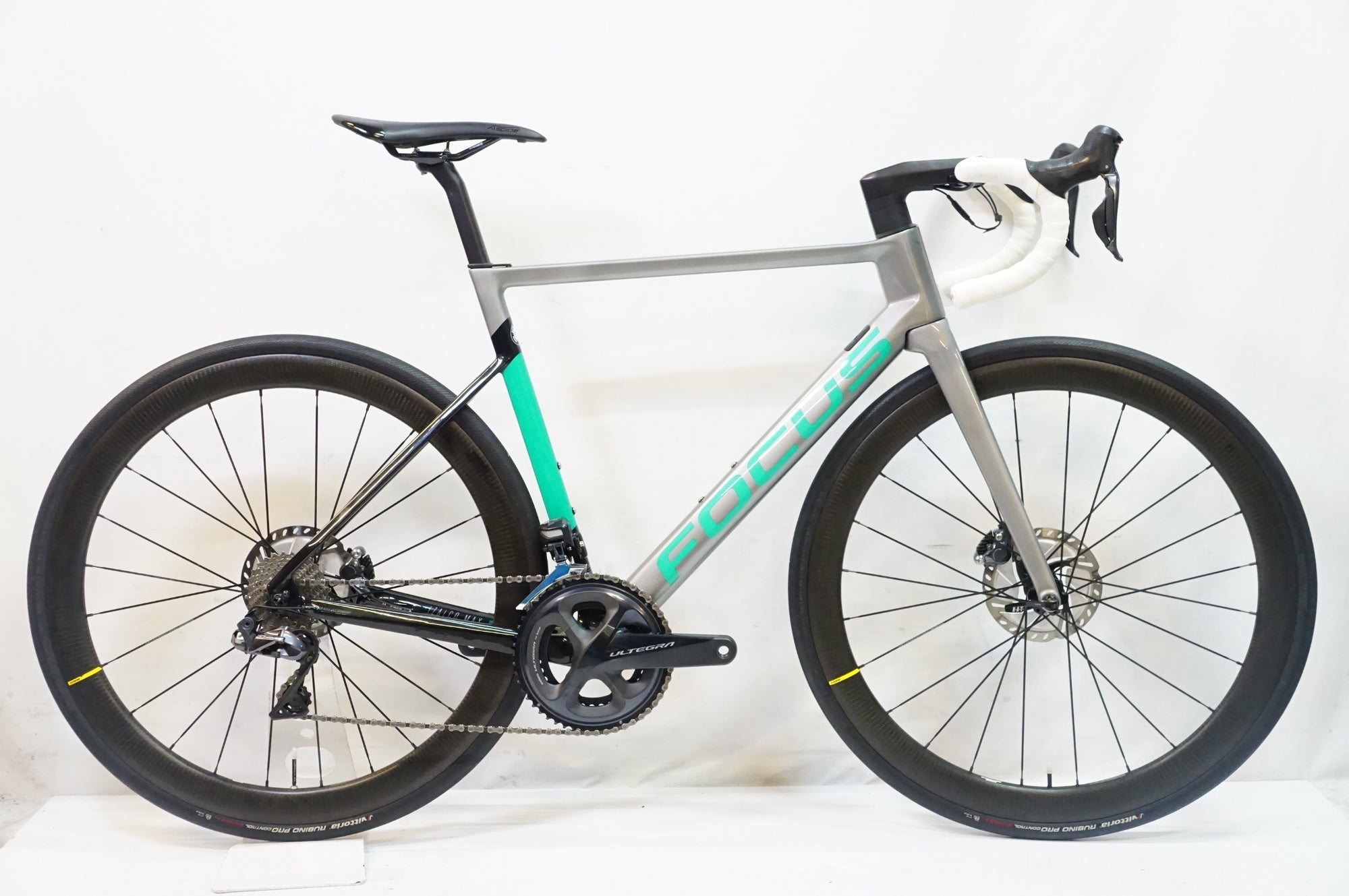 FOCUS 「フォーカス」 IZALCO MAX DISC 9 ULTEGRA Di2 2020年モデル ロードバイク / 熊谷本店