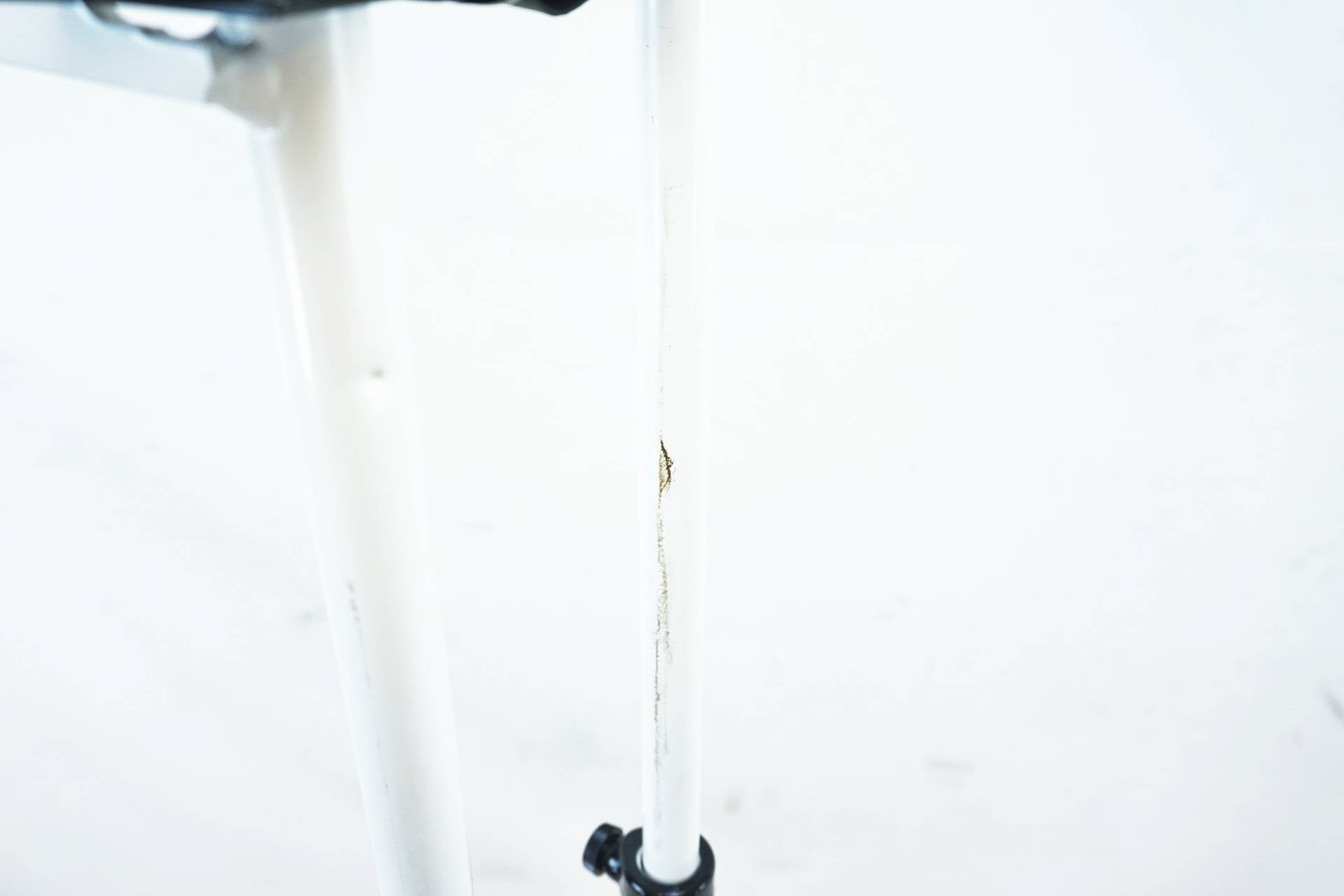 IWA 「イワ」 A01V SPECIAL ディスプレイスタンド / 有明ガーデン店