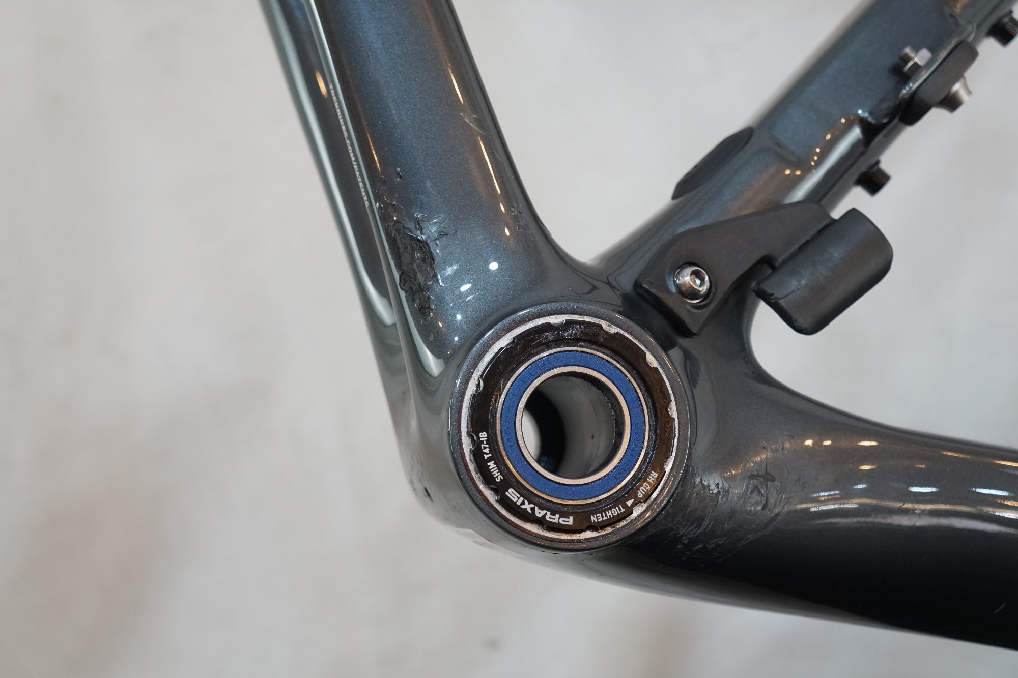ジャンク TREK 「トレック」 EMONDA SL6 DISC 2021-2022年 フレームセット / バイチャリ浦和ベース