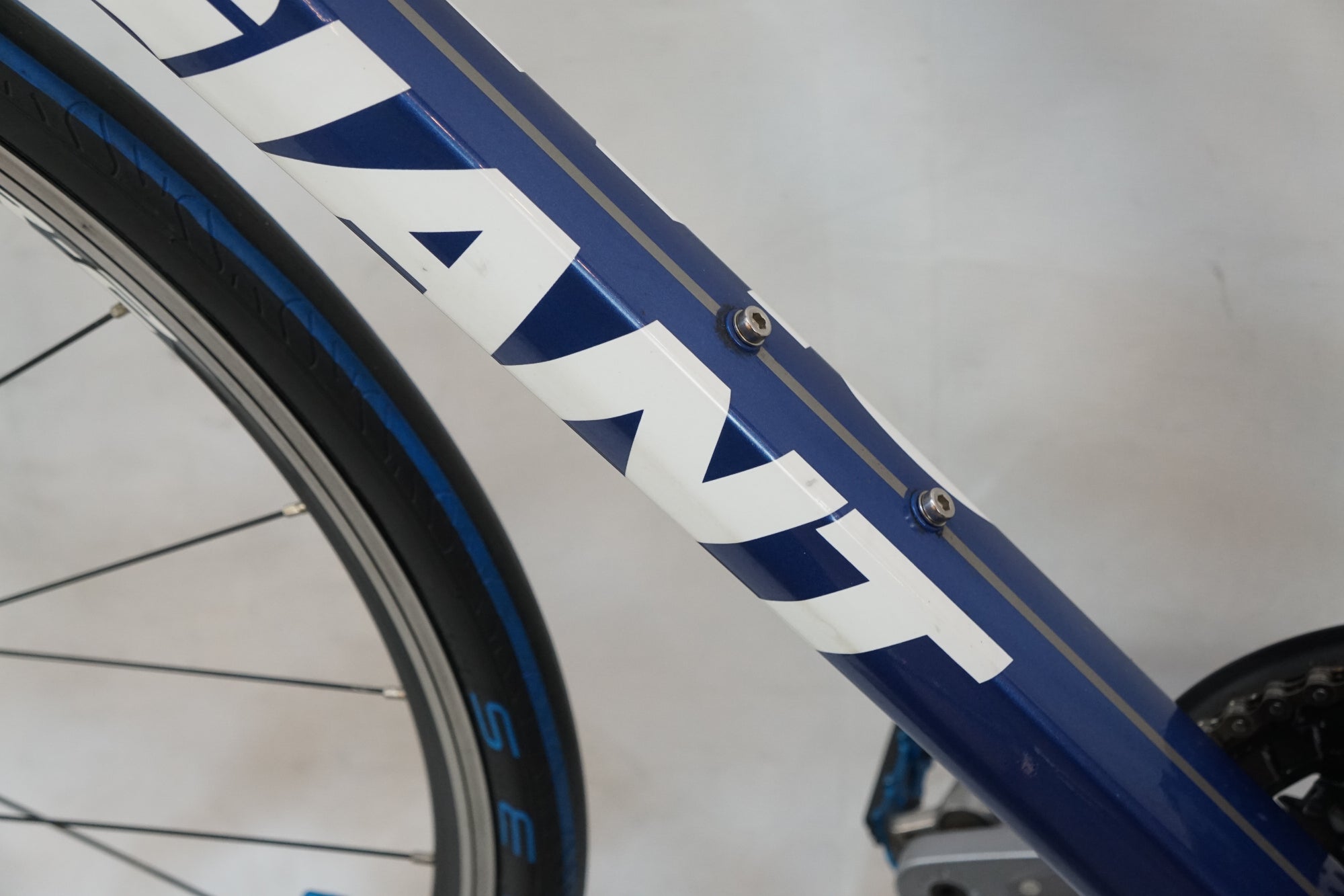 GIANT 「ジャイアント」 ESCAPE RX3 2016年モデル クロスバイク / バイチャリ浦和ベース