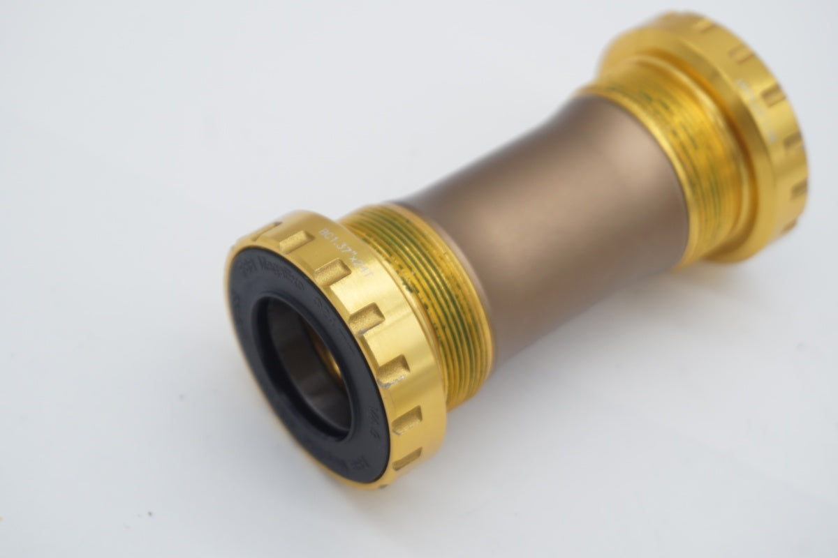 GOLD RACE 「ゴールドレース」 BB COMPATIBLE ボトムブラケット / 滋賀大津店
