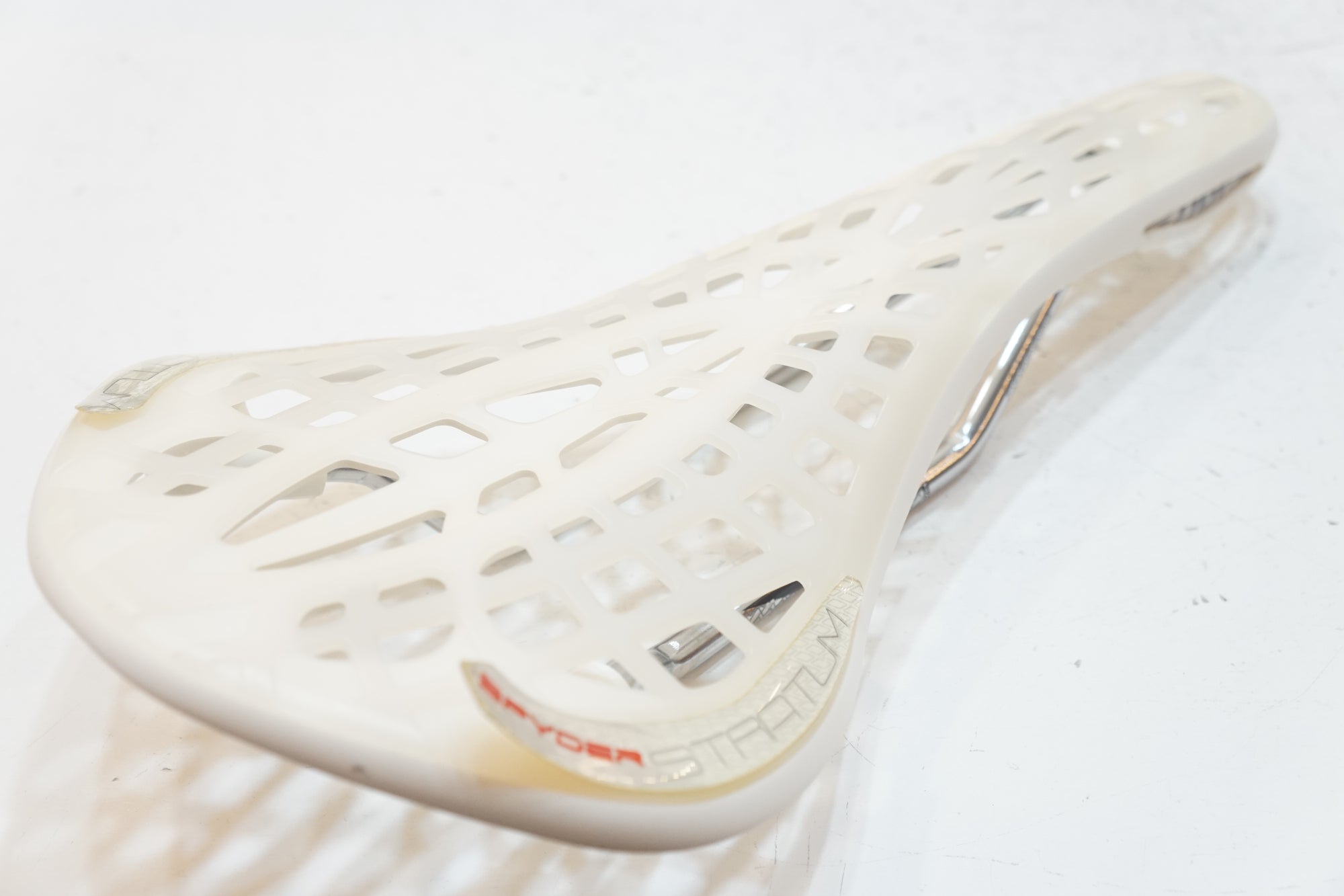 TIOGA 「タイオガ」 SPYDER STRATUM サドル / バイチャリ浦和ベース