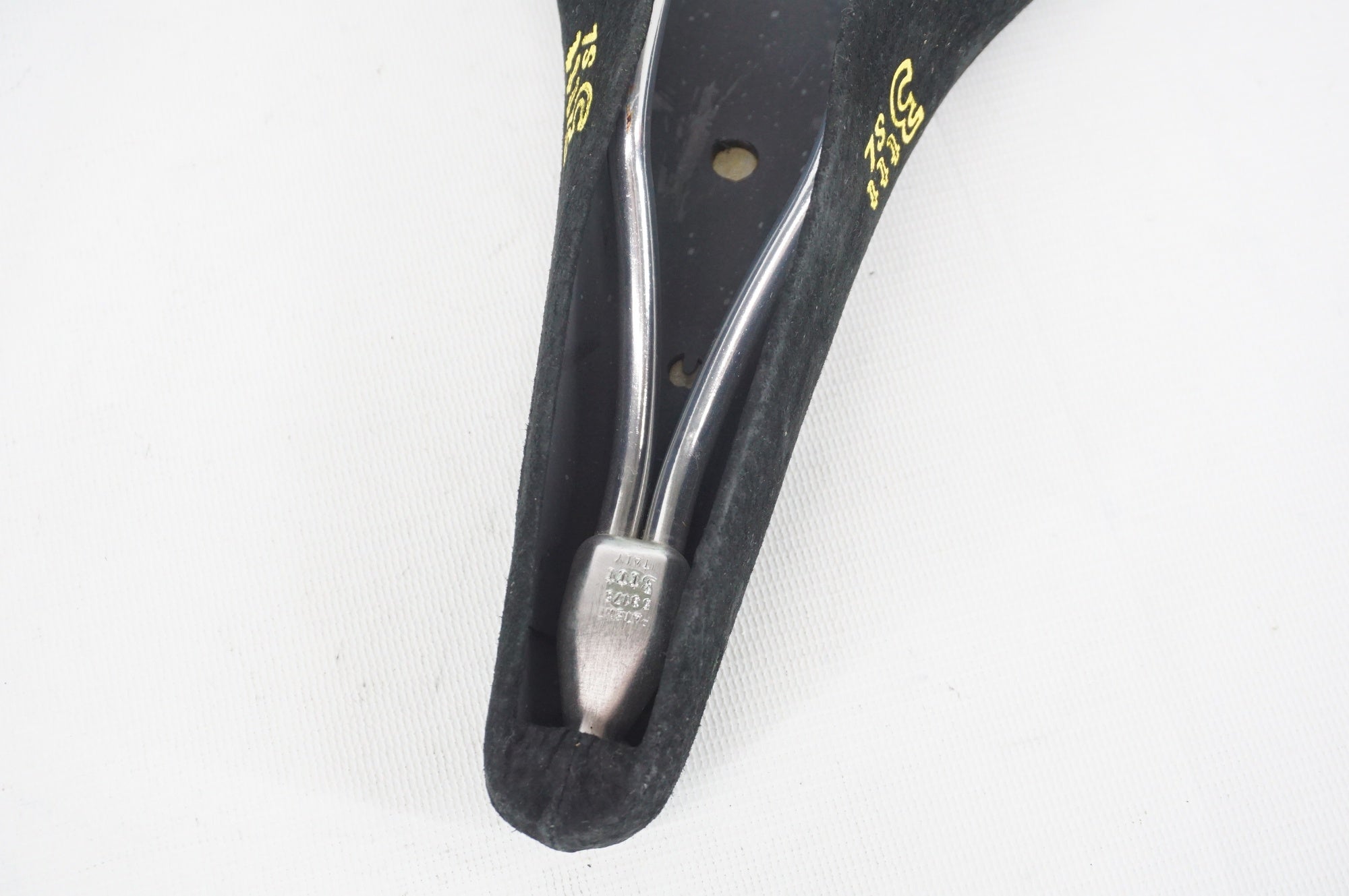 3T 「スリーティー」 SL サドル / 阪急塚口店