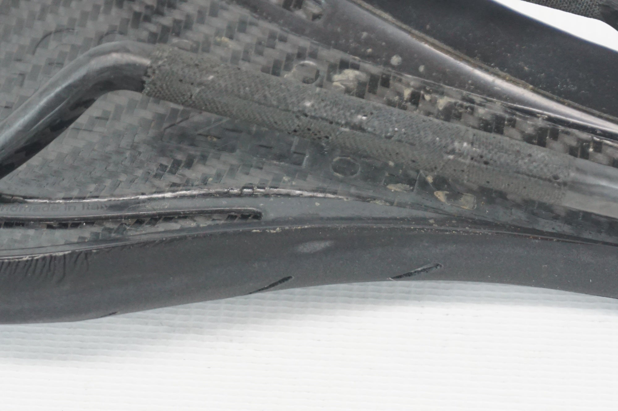 FIZIK 「フィジーク」 ARIONE R1 カーボン サドル / 阪急塚口店