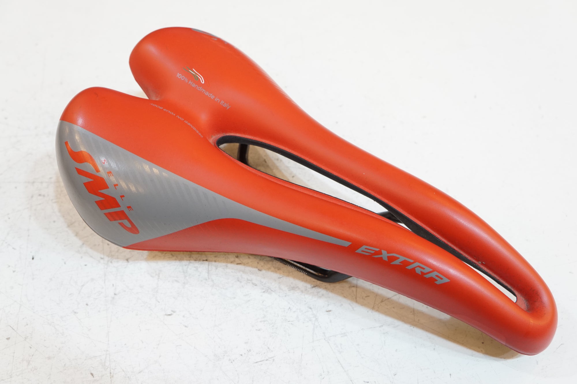 SELLE SMP 「セラ エスエムピー」 EXTRA サドル / バイチャリ浦和ベース