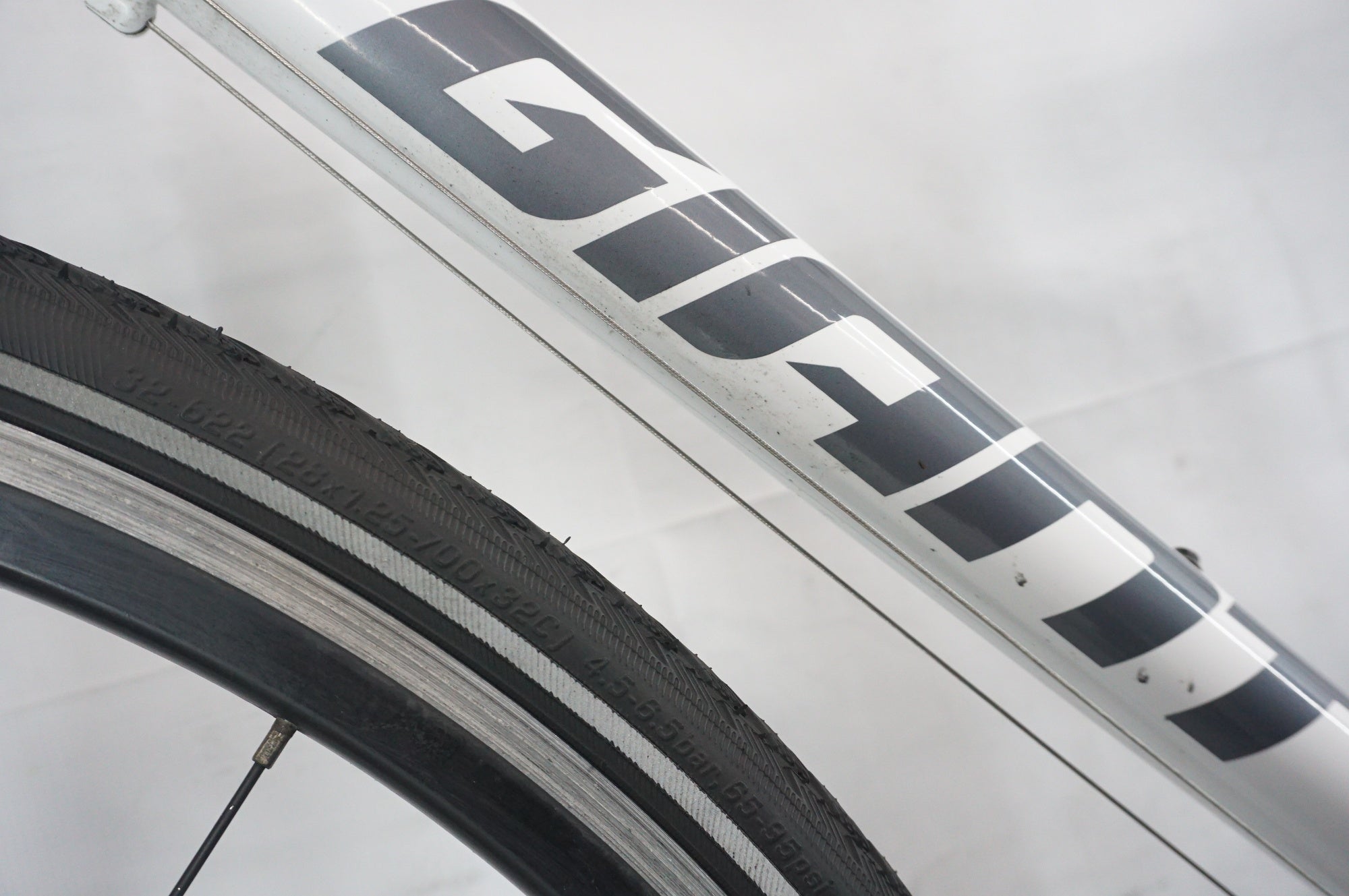 GIANT 「ジャイアント」 ESCAPE R DROP 2022年モデル ロードバイク / 阪急塚口店