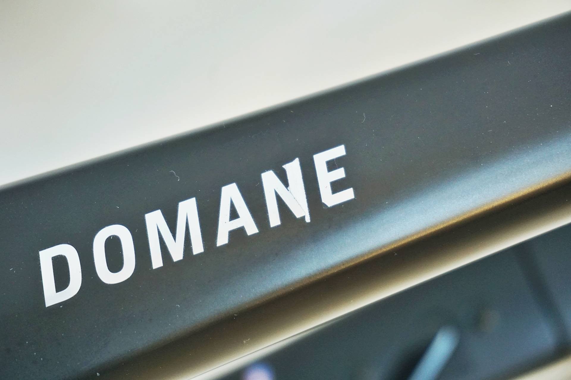 TREK 「トレック」 DOMANE SLR7 GEN4 2023年モデル ロードバイク / 有明ガーデン店