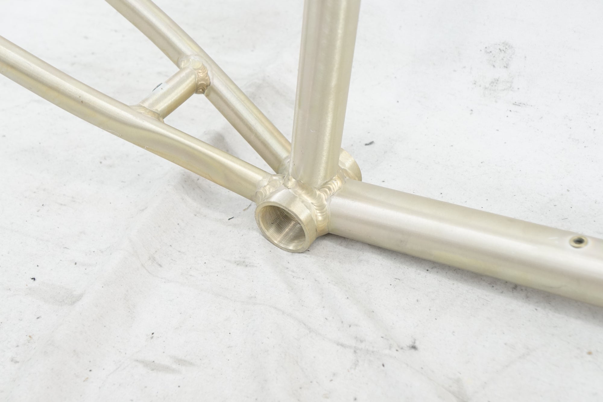 ブランド不明 アルミ ミニベロ フレーム / バイチャリ浦和ベース