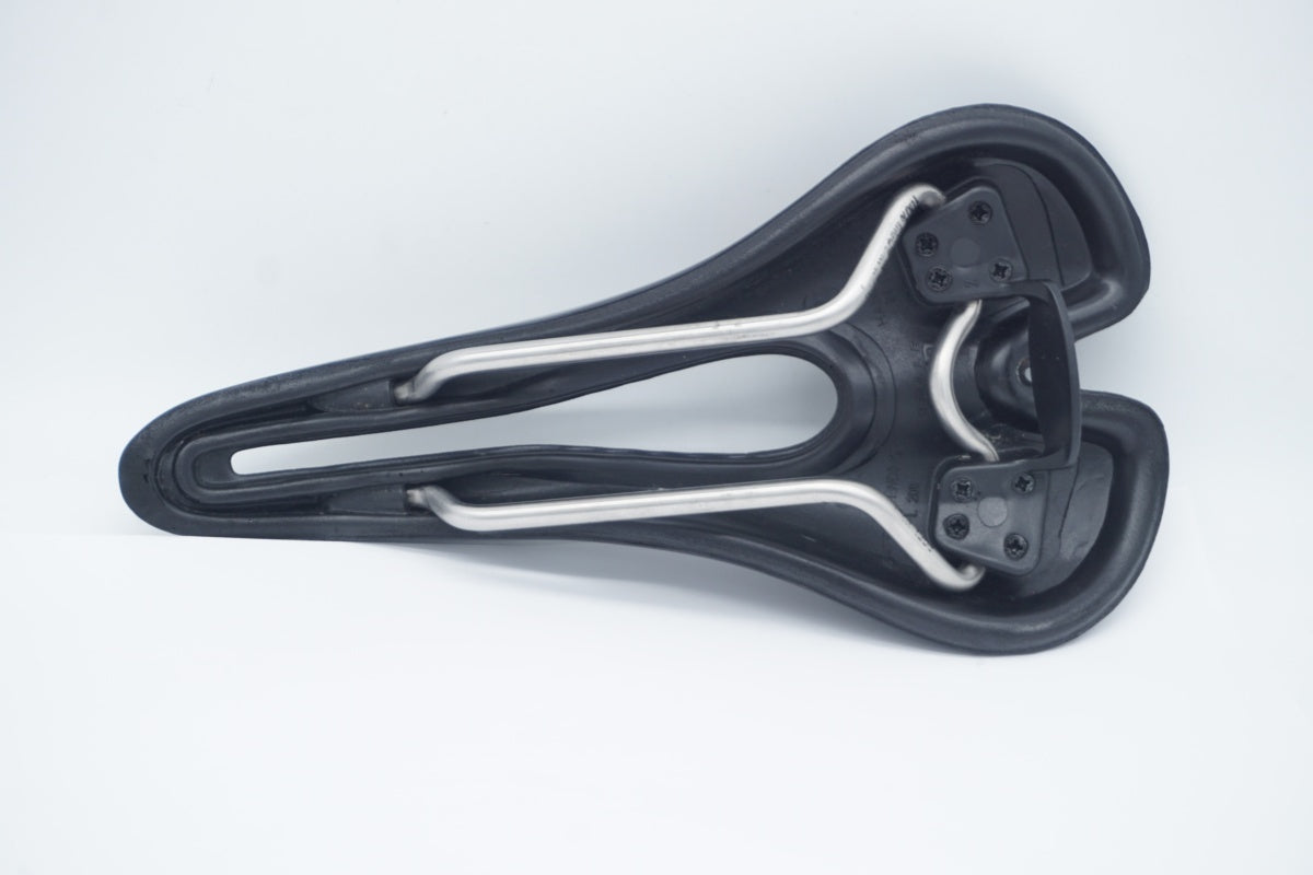 SELLE SMP 「セラエスエムピー」 HELL サドル/ 滋賀大津店