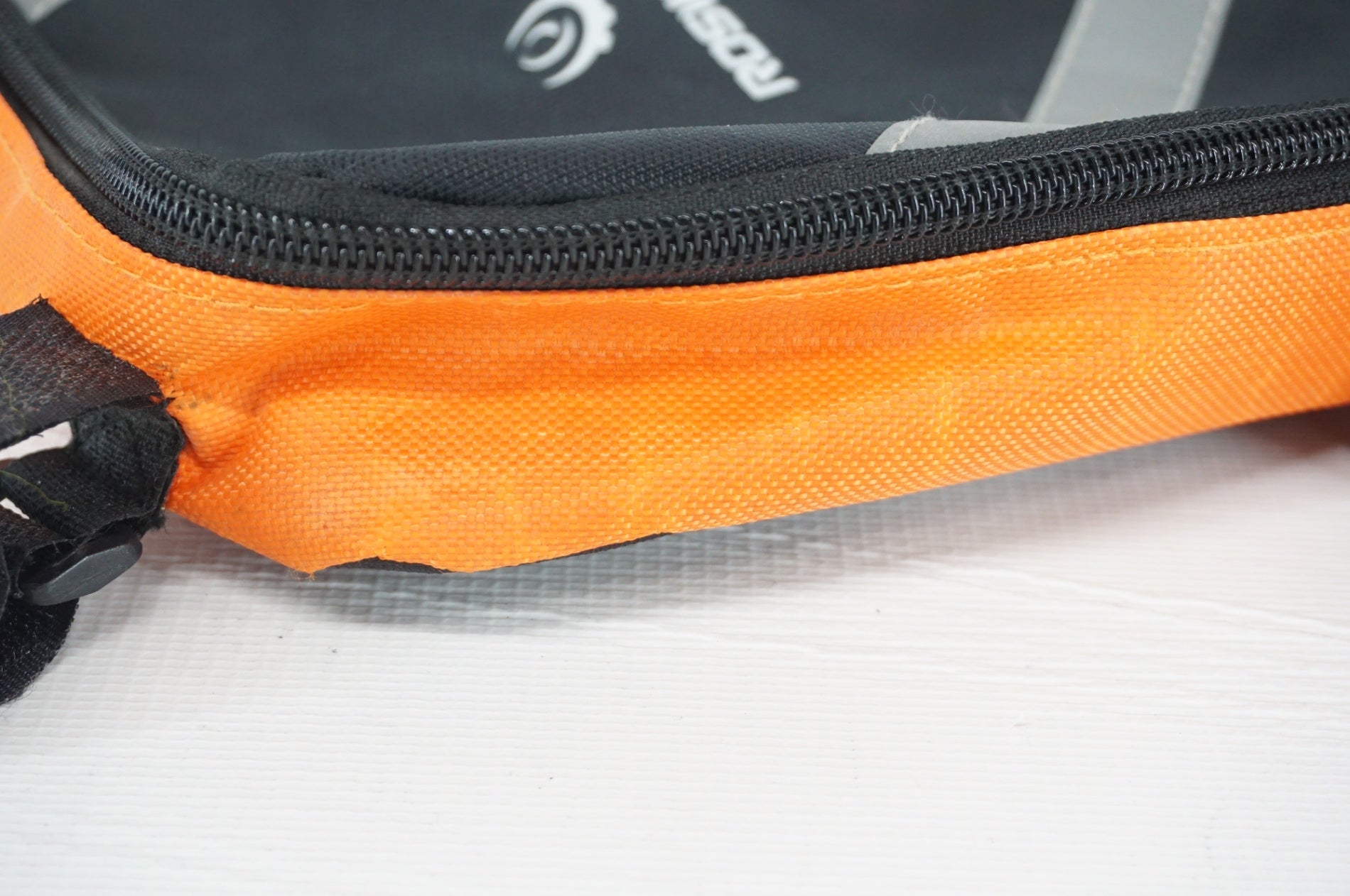 ROSWHEEL 「ロスウィール」 トライアングル フレームバッグ / 阪急塚口店