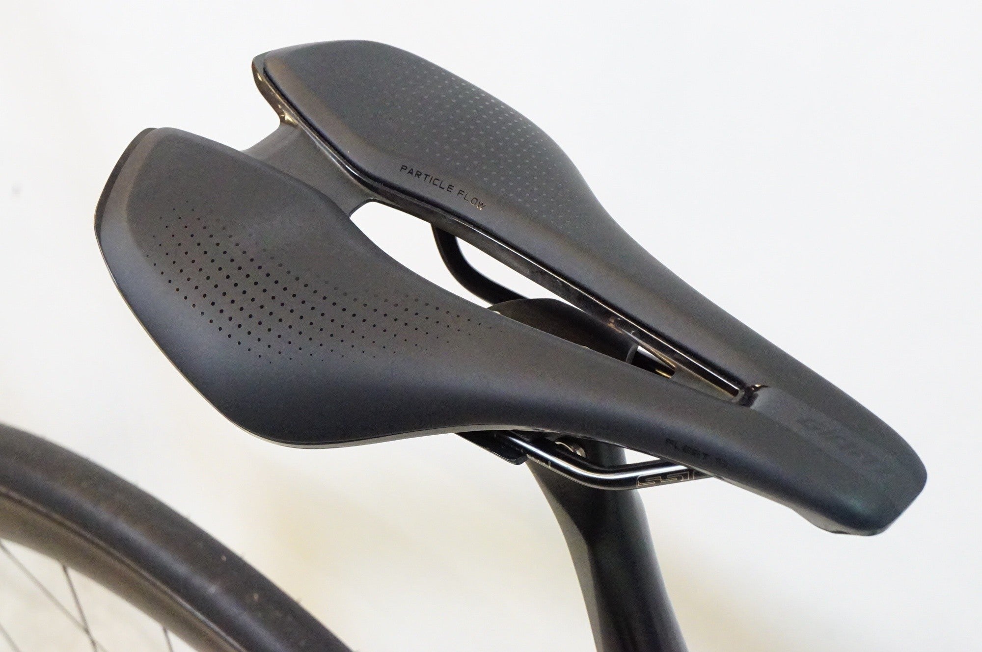 GIANT 「ジャイアント」 DEFY ADVANCED PRO 1 2021年モデル ロードバイク / 熊谷本店