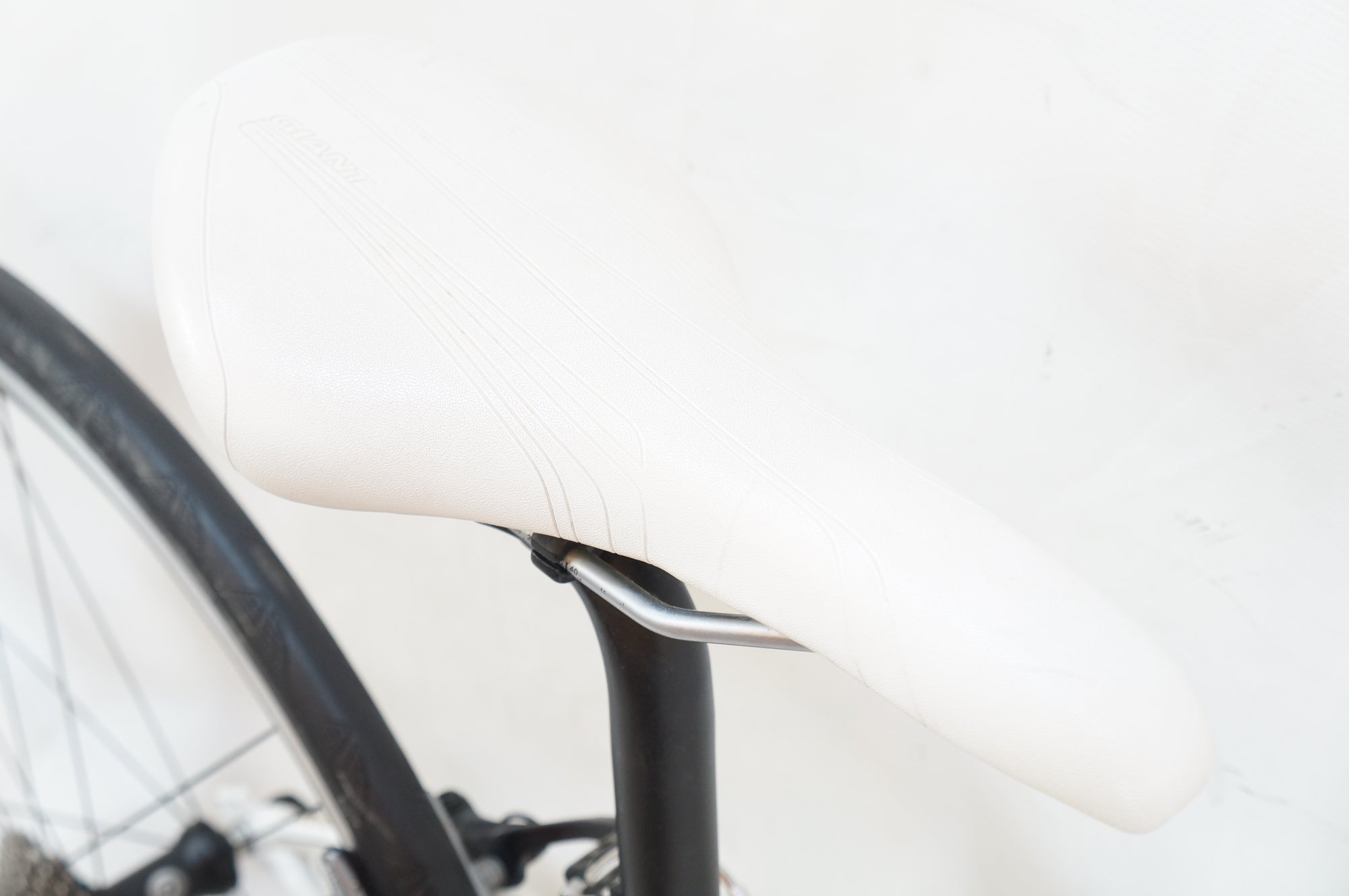 GIANT 「ジャイアント」 ESCAPE RX1 2015年モデル クロスバイク / バイチャリ浦和ベース