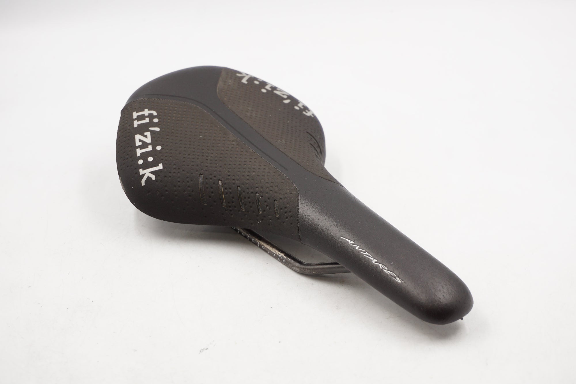 FIZIK 「フィジーク」 ANTARES R3 サドル / 奈良店 ｜ バイチャリ公式