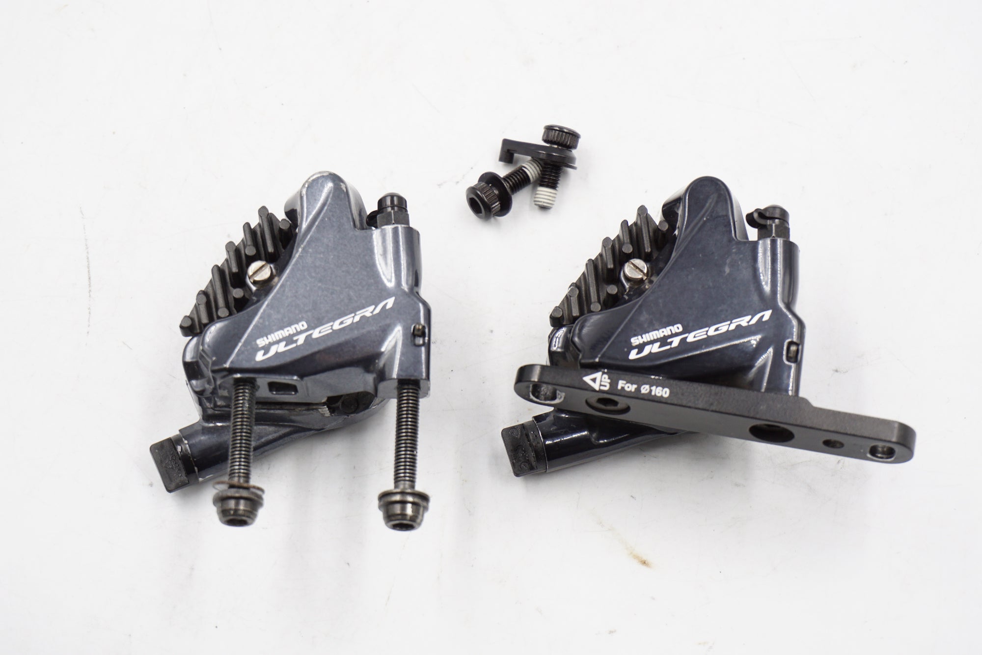 シマノ ULTEGRA ST-R8020 BR-R8070セット Kit Shimano Ultegra ST-R8020: contrôle et performance en course.