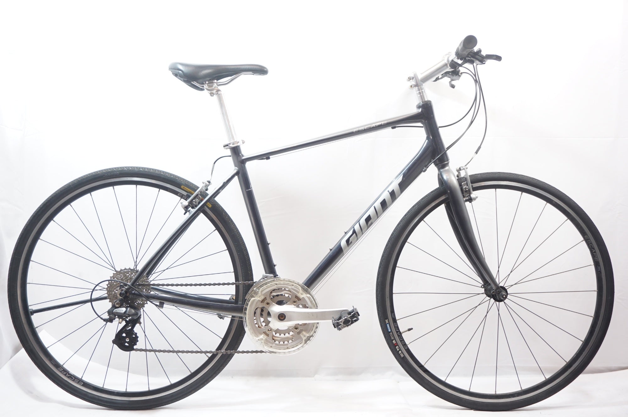 GIANT 「ジャイアント」 ESCAPE R3 2023年モデル クロスバイク / 世田谷店