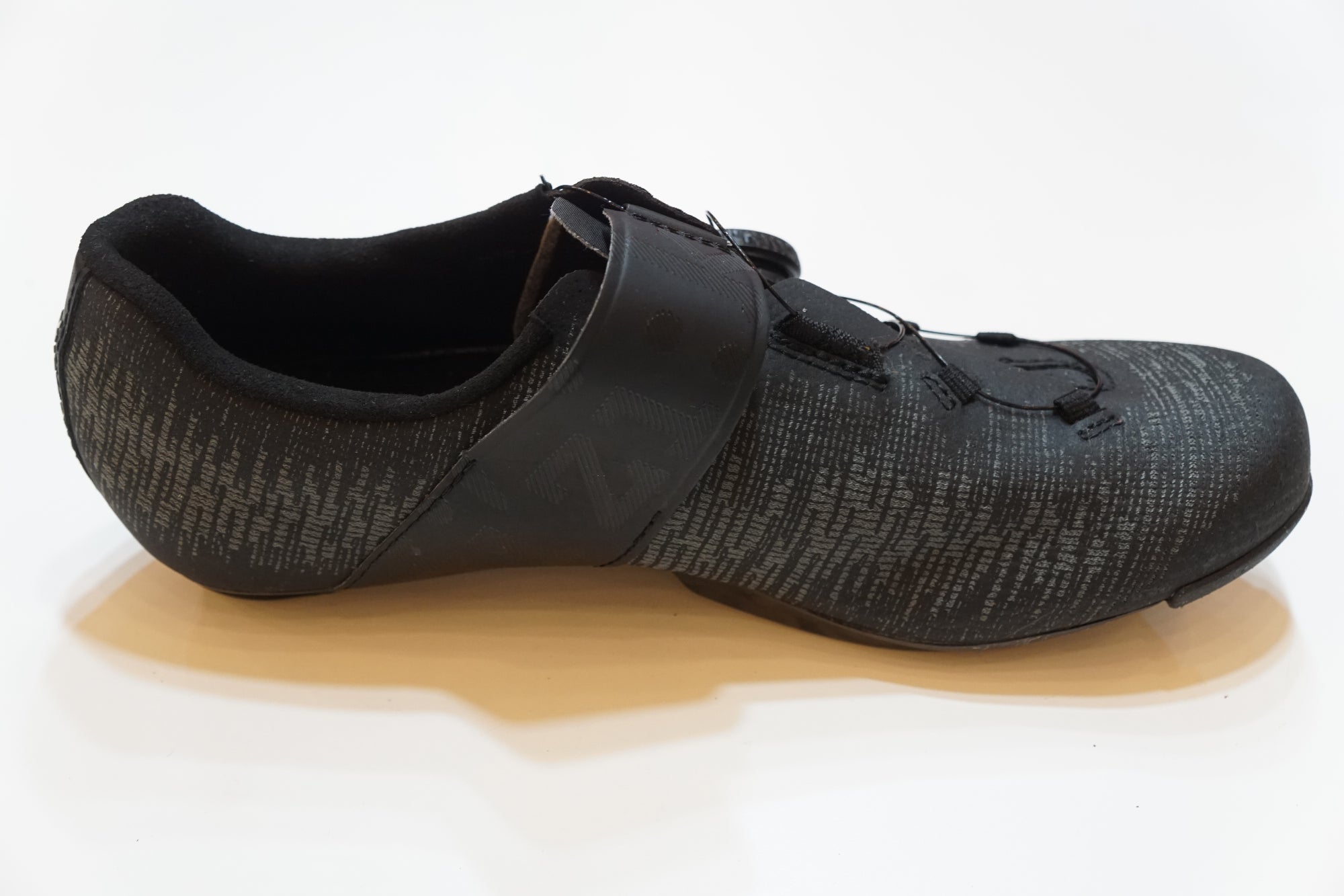 FIZIK 「フィジーク」 VENT INFINITO KNIT CARBON 24.7cm シューズ / バイチャリ浦和ベース