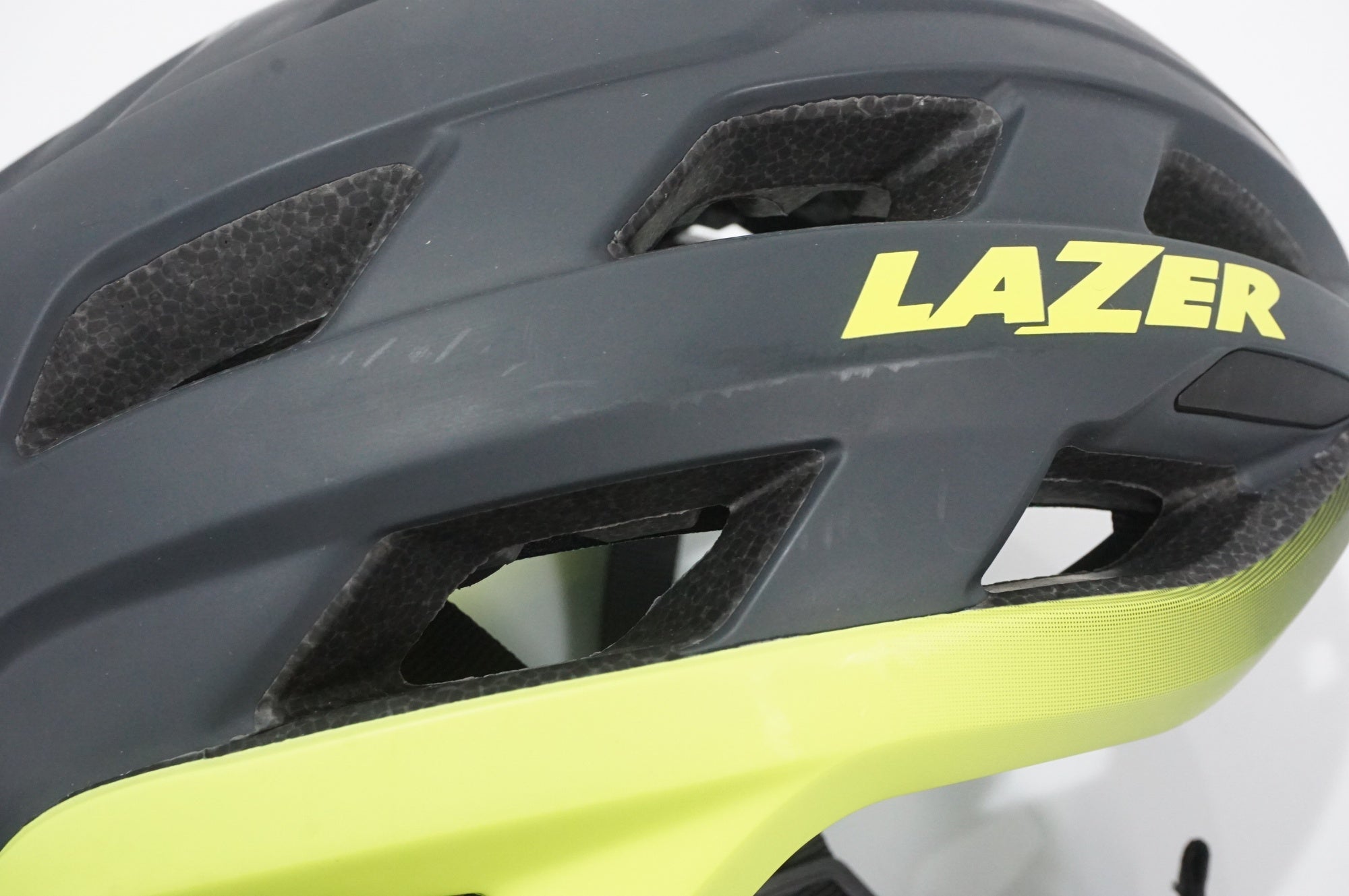 LAZER 「レイザー」 STRADA KINETICORE AF Mサイズ ヘルメット / AKIBA店