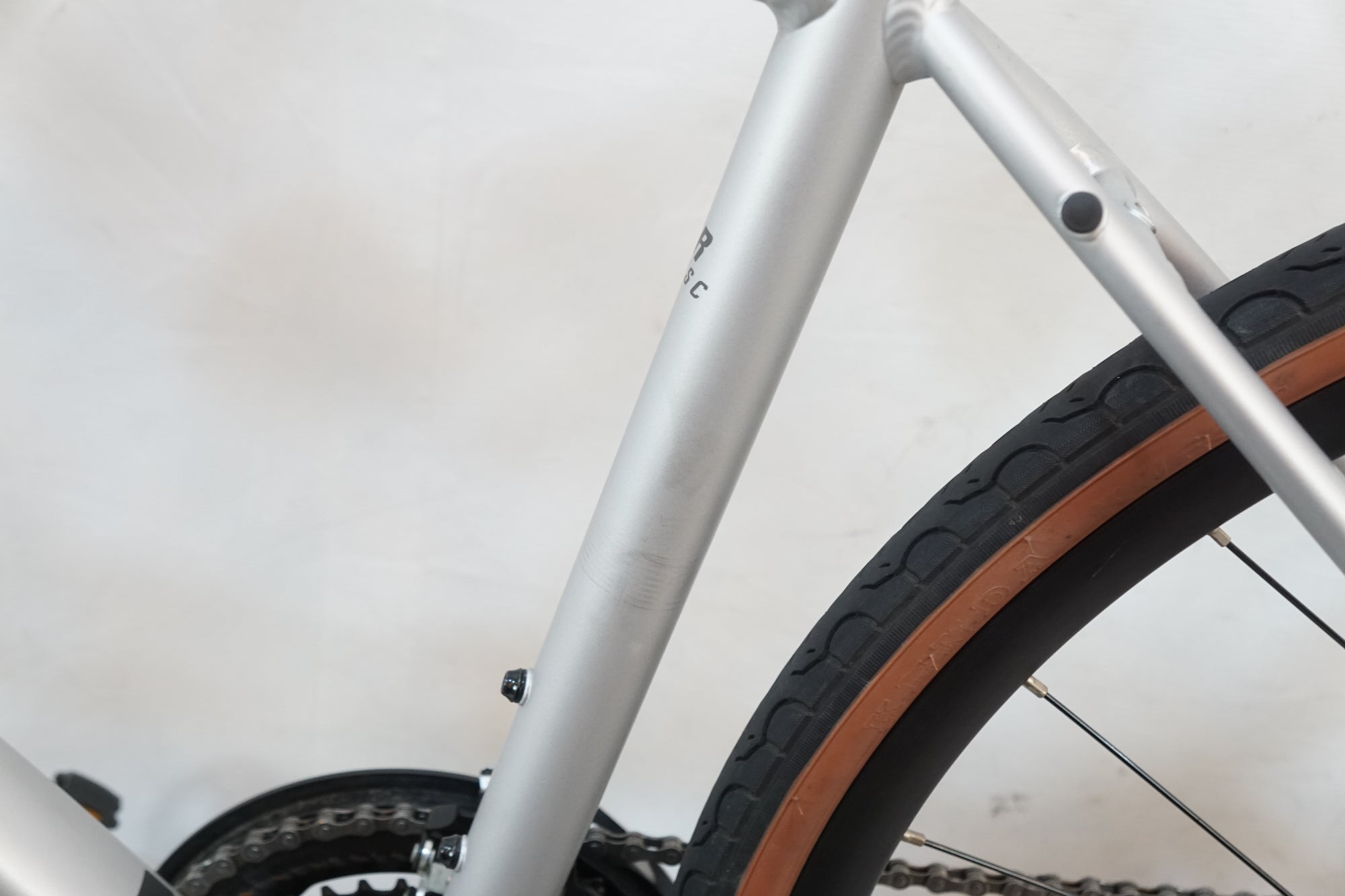 GIANT 「ジャイアント」 ESCAPE R DISC 2025年モデル クロスバイク / バイチャリ浦和ベース