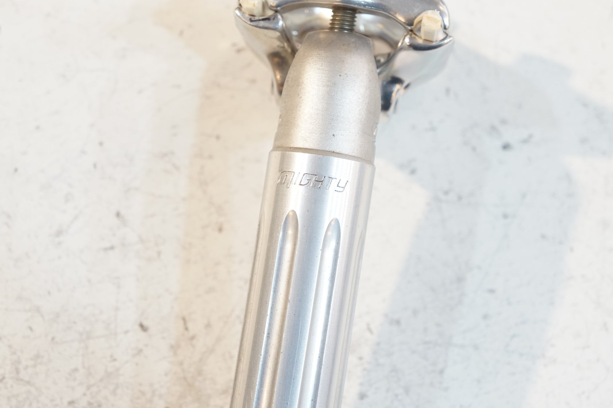 SUGINO 「スギノ」 MIGHTY NJS φ26.8 205mm シートポスト / バイチャリ浦和ベース