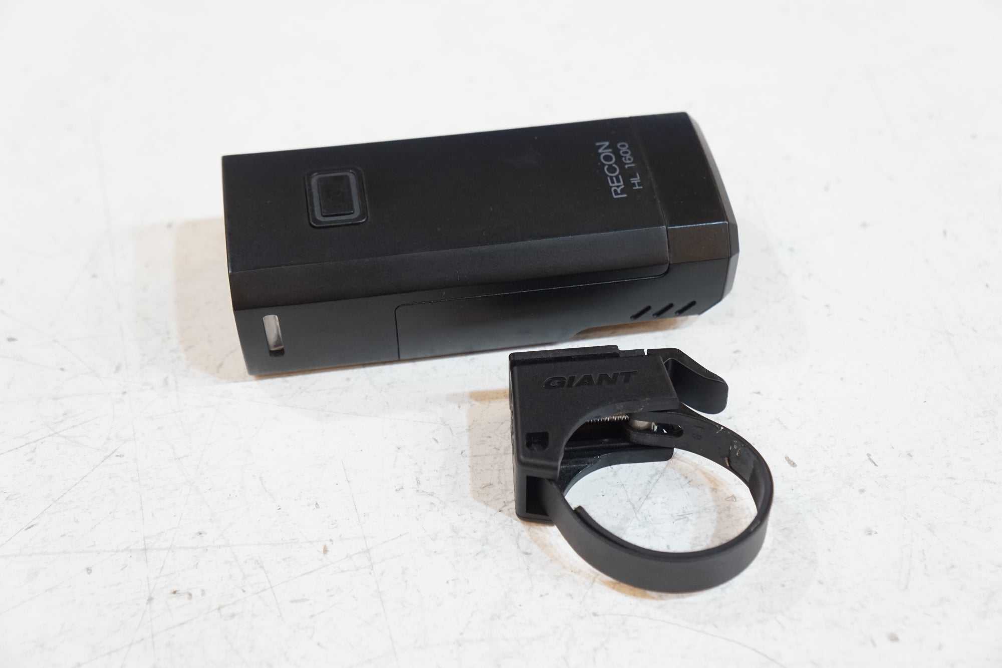 RECON 「リーコン」 HL 1600 フロントライト / バイチャリ浦和ベース