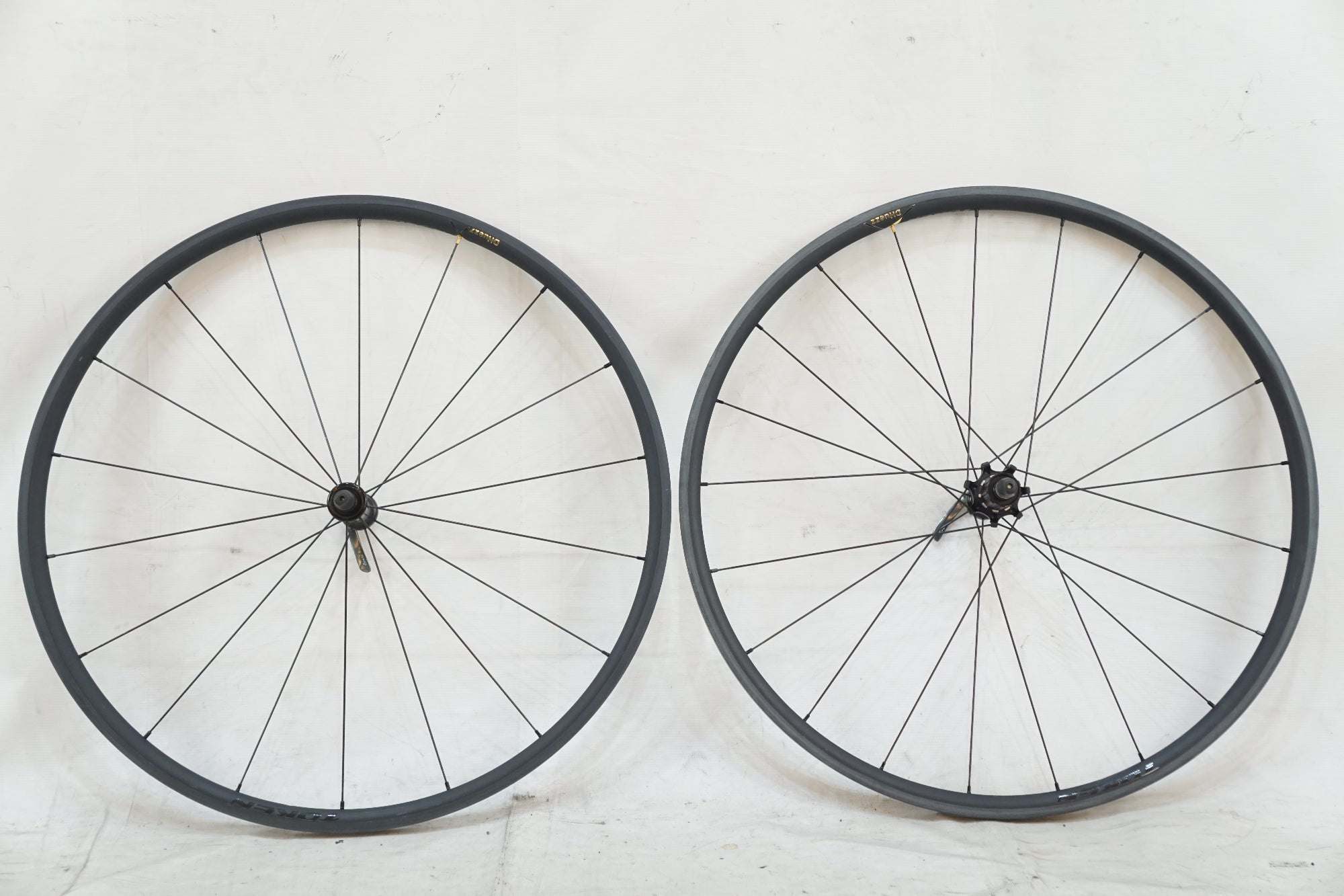 TOKEN 「トーケン」 C22AX DHuezz Zenith TLR シマノ11速 ホイールセット / バイチャリ浦和ベース