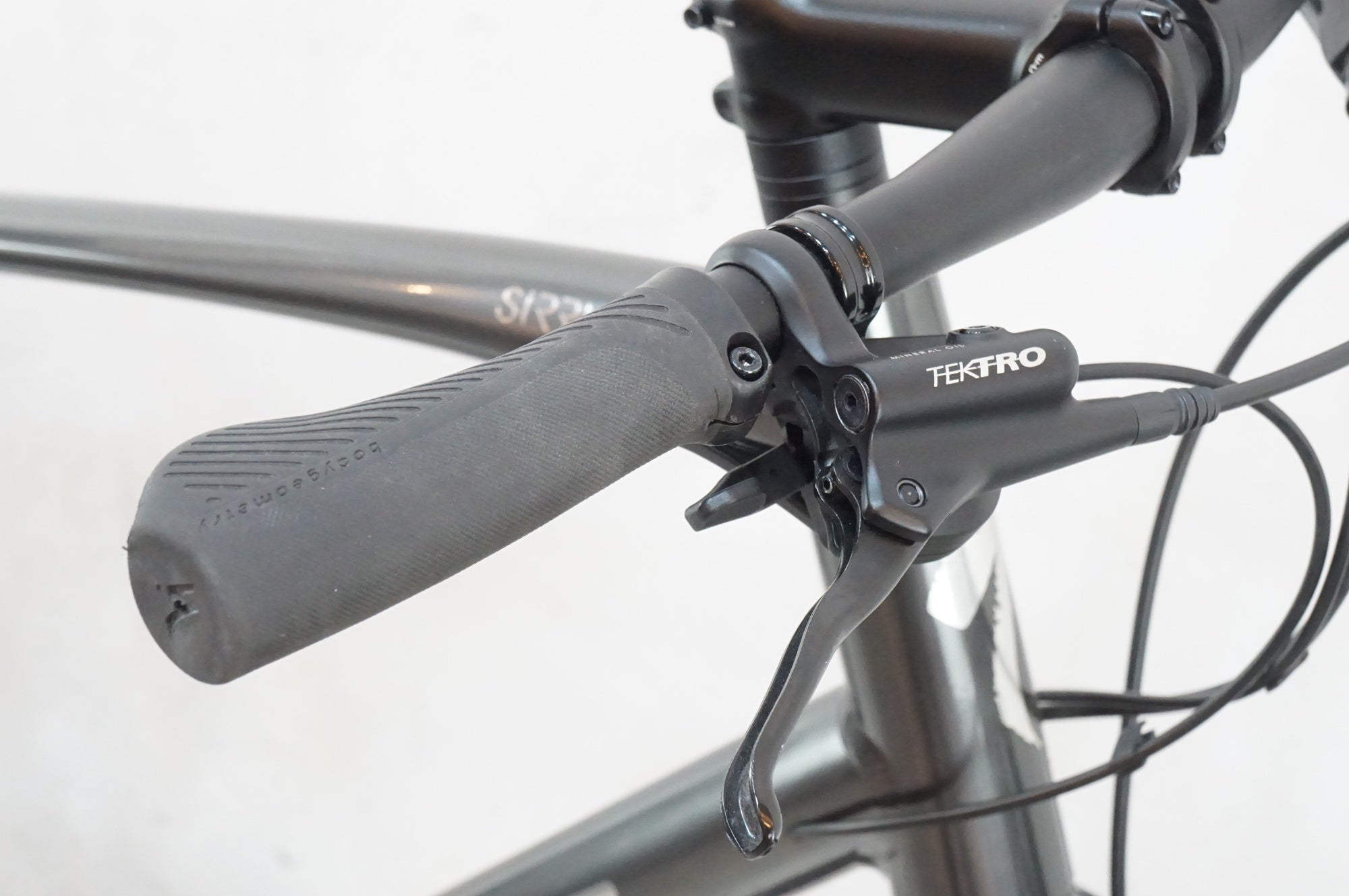 SPECIALIZED 「スペシャライズド」 MEN'S SIRRUS SPORT 2019年モデル クロスバイク / バイチャリ浦和ベース