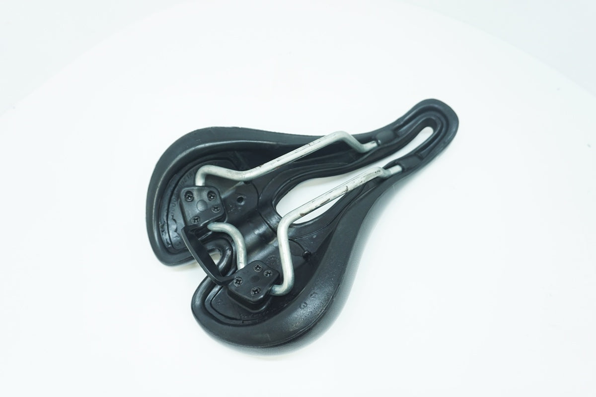 SELLE SMP 「セラ エスエムピー」 TRK GEL サドル / 大阪美原北インター店