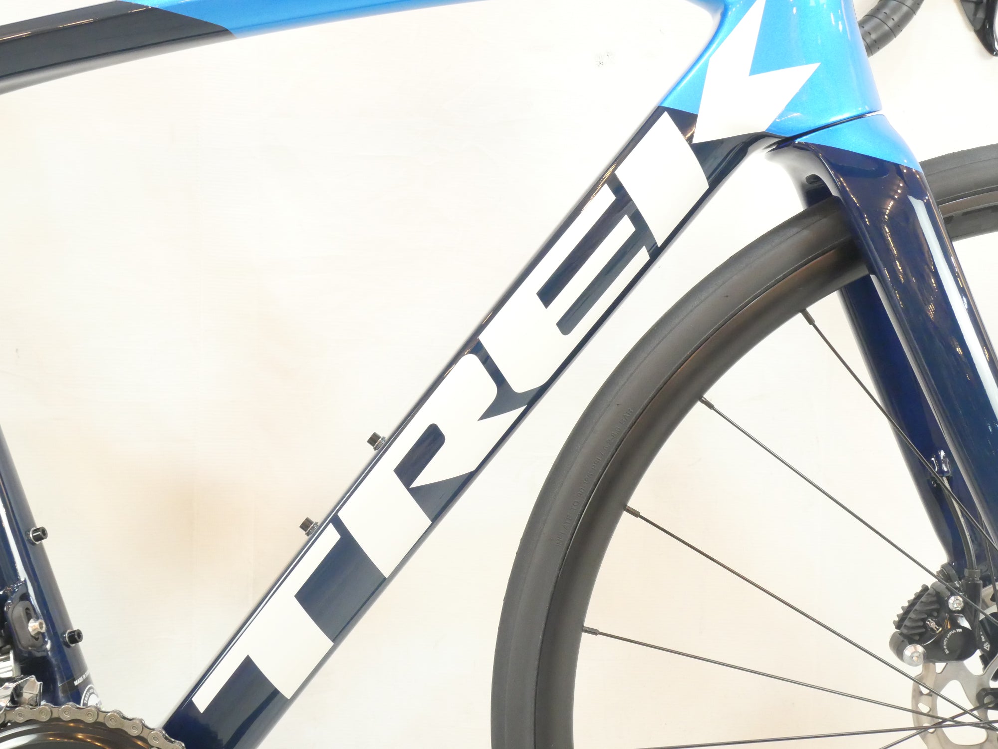 TREK 「トレック」」 EMONDA SL5 DISC 2022年モデル ロードバイク / バイチャリ浦和ベース