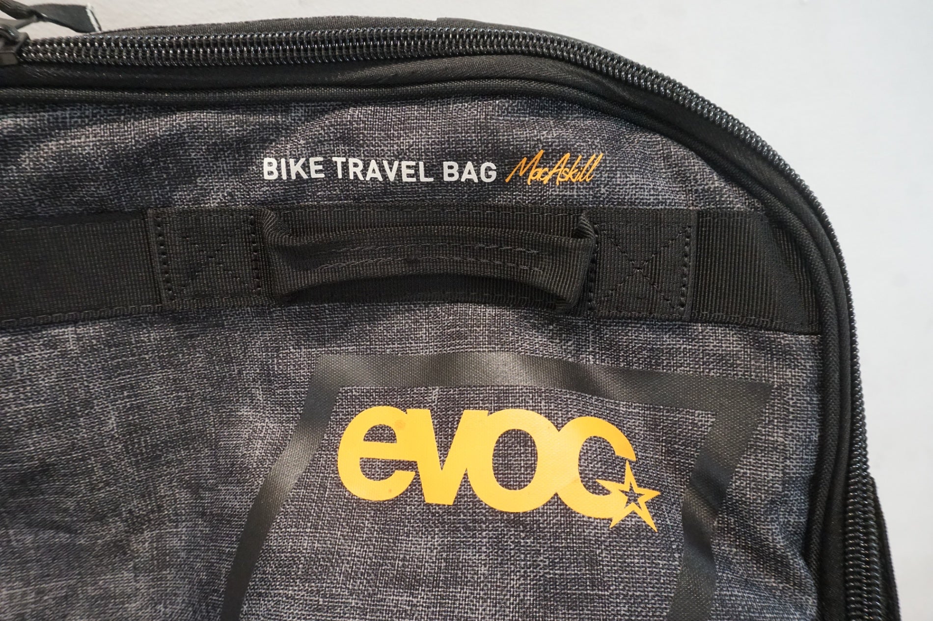 EVOC 「イーボック」 MACASKILL トラベルバッグ / 横浜戸塚店