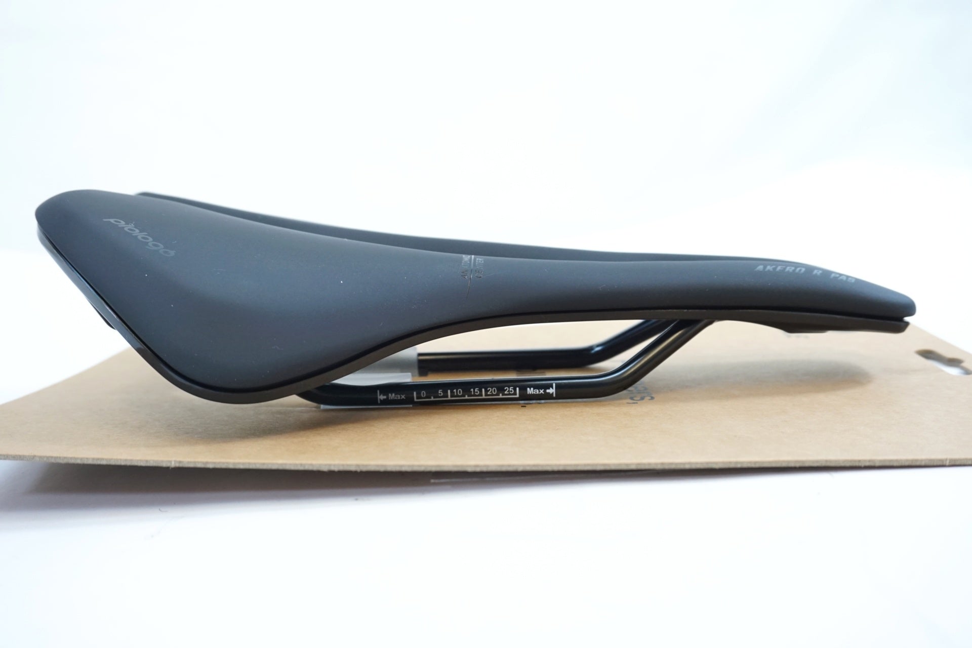 PROLOGO 「プロロゴ」 AKERO R PAS サドル / 有明ガーデン店