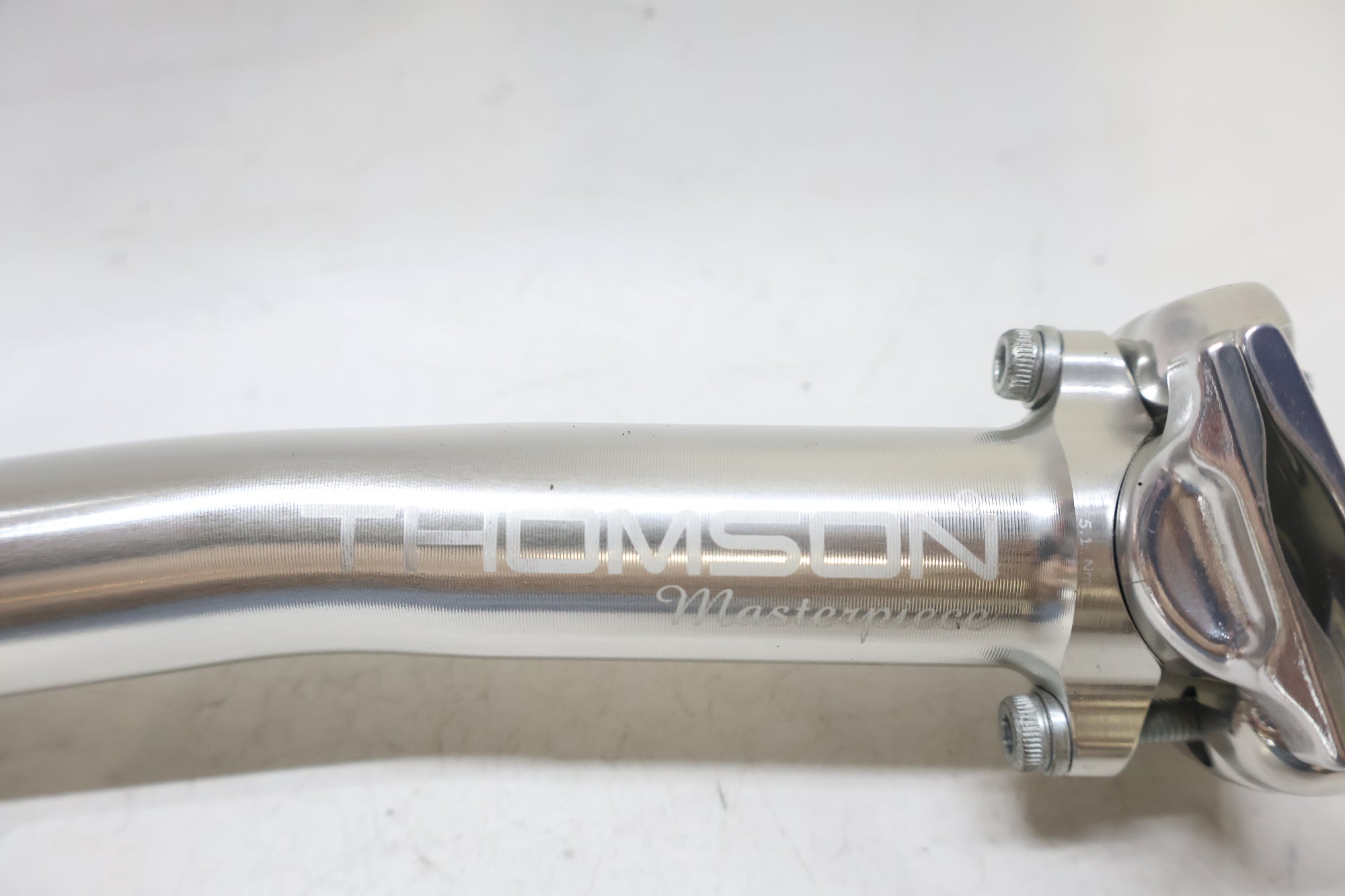 THOMSON 「トムソン」 MASTERPIECE Φ27.2 330mm シートポスト / 高知店