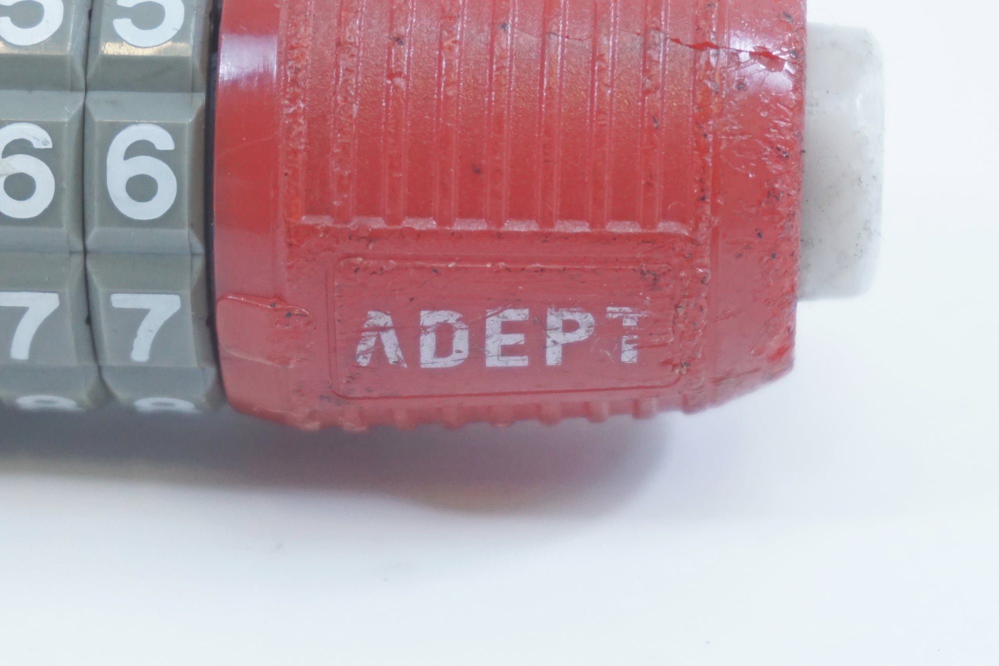 ADEPT 「アデプト」 ワイヤーロック / 有明ガーデン店