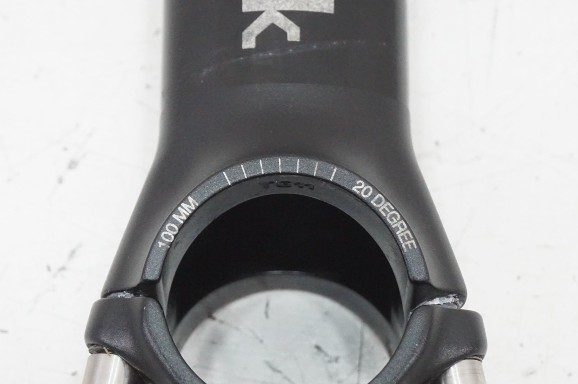 FIZIK 「フィジーク」 CYRANO R1 φ31.8 100mm ステム / 大宮店
