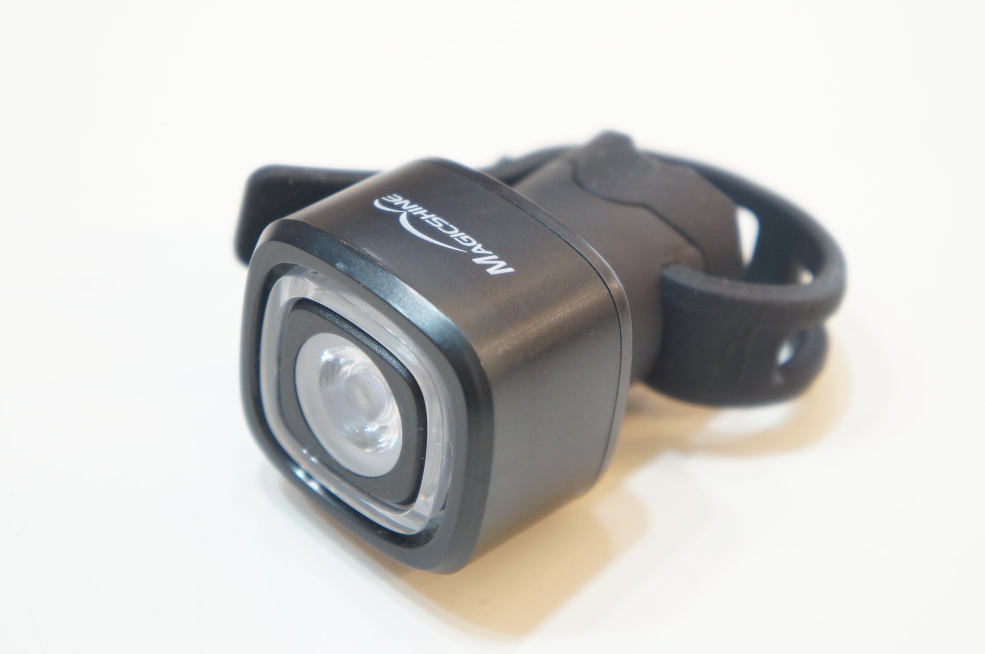 OLIGHT 「オーライト」 MAGICSHINE リアライト / バイチャリ浦和ベース