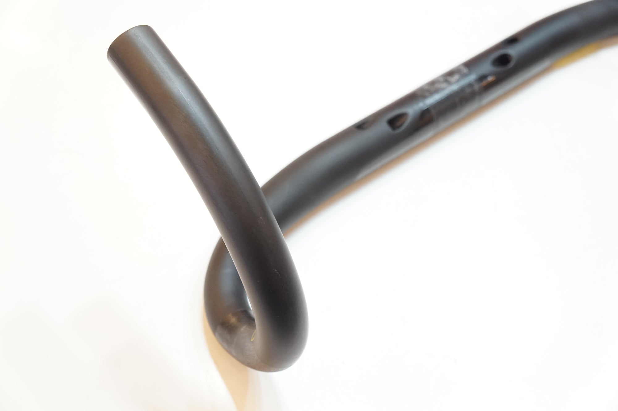 SHIMANO 「シマノ」 PRO VIBE CARBON φ31.8 400mm ドロップハンドル / バイチャリ浦和ベース