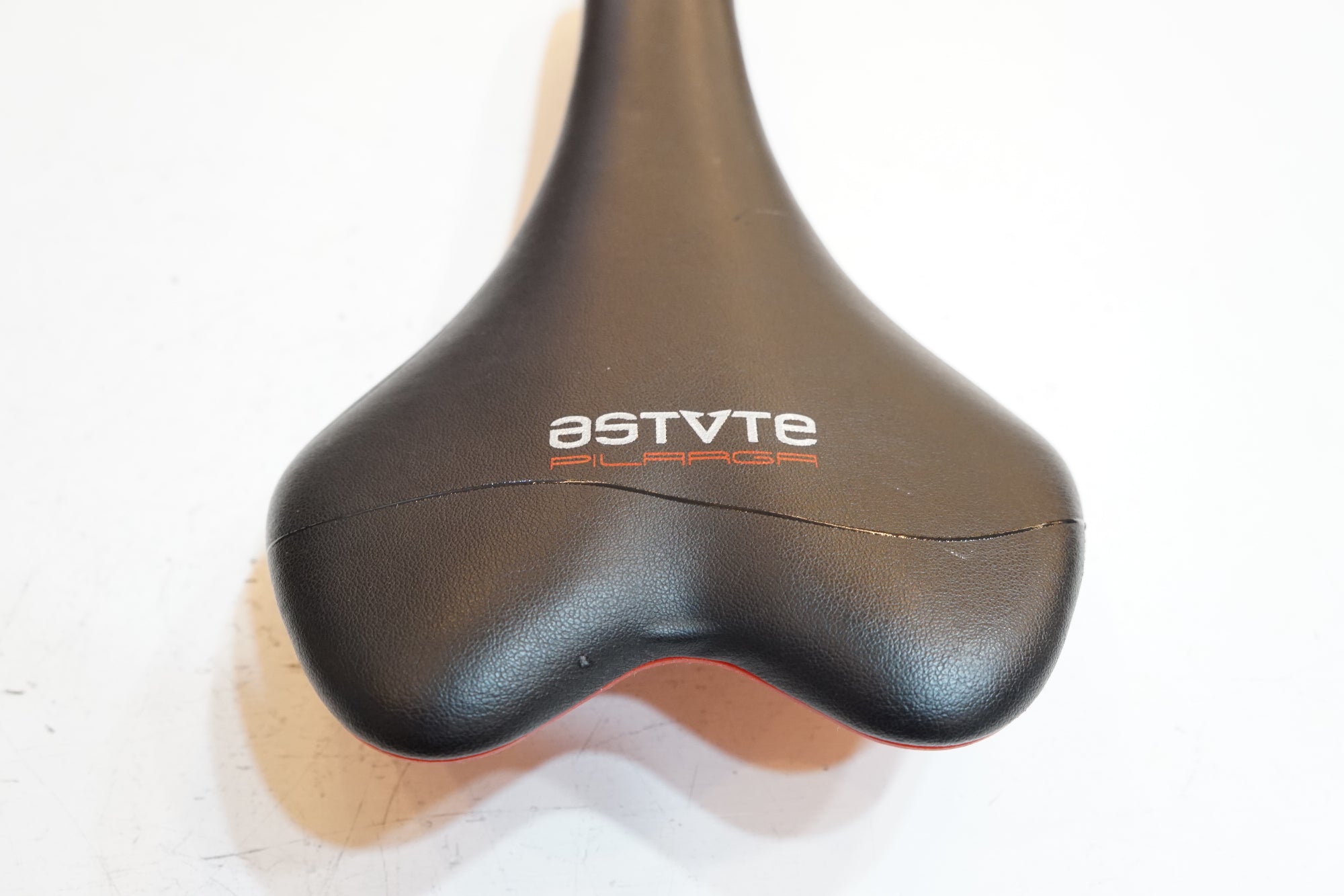 ASTUTE 「アスチュート」 SKYLINE SR サドル / バイチャリ浦和ベース