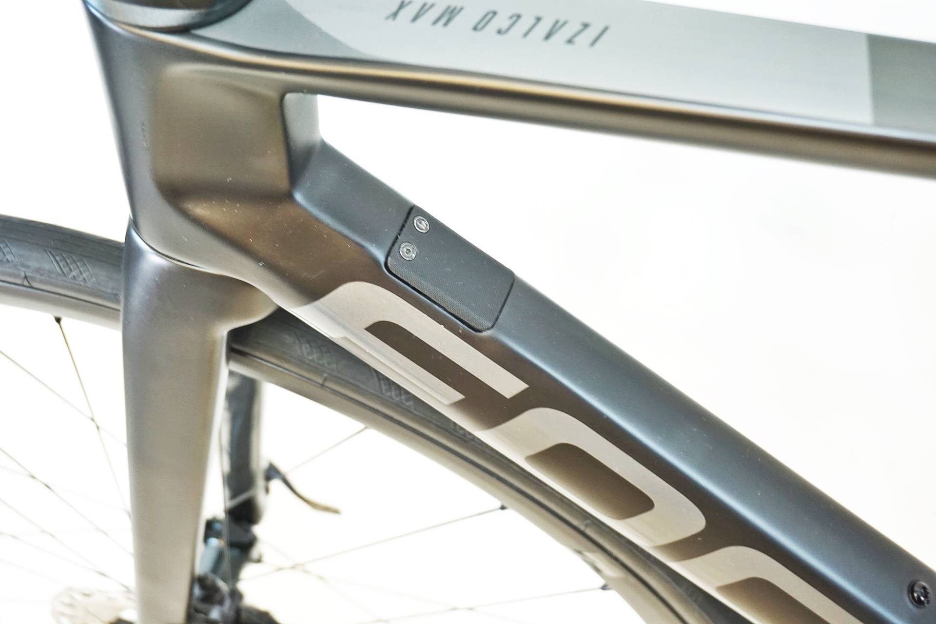 FOCUS 「フォーカス」 IZALCO MAX DISC 9 2022年モデル ロードバイク / 有明ガーデン店