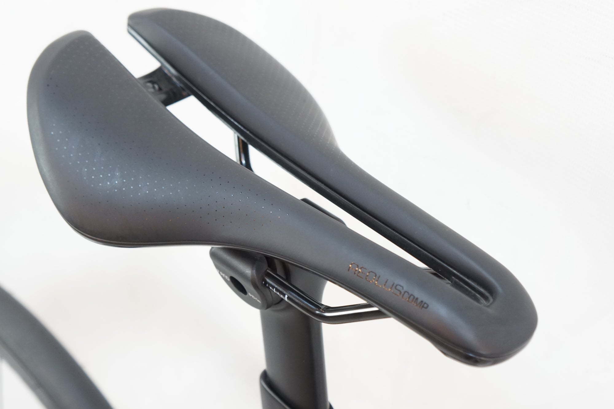 TREK 「トレック」 MADONE SL5 GEN8 2025年モデル ロードバイク / バイチャリ浦和ベース