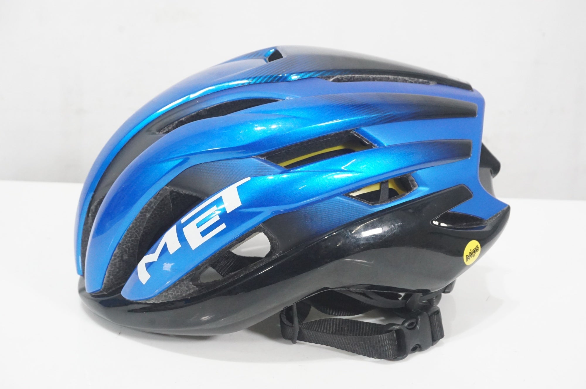 MET 「メット」 M126 TRENTA MIPS Mサイズ 56-58cm ヘルメット / AKIBA店