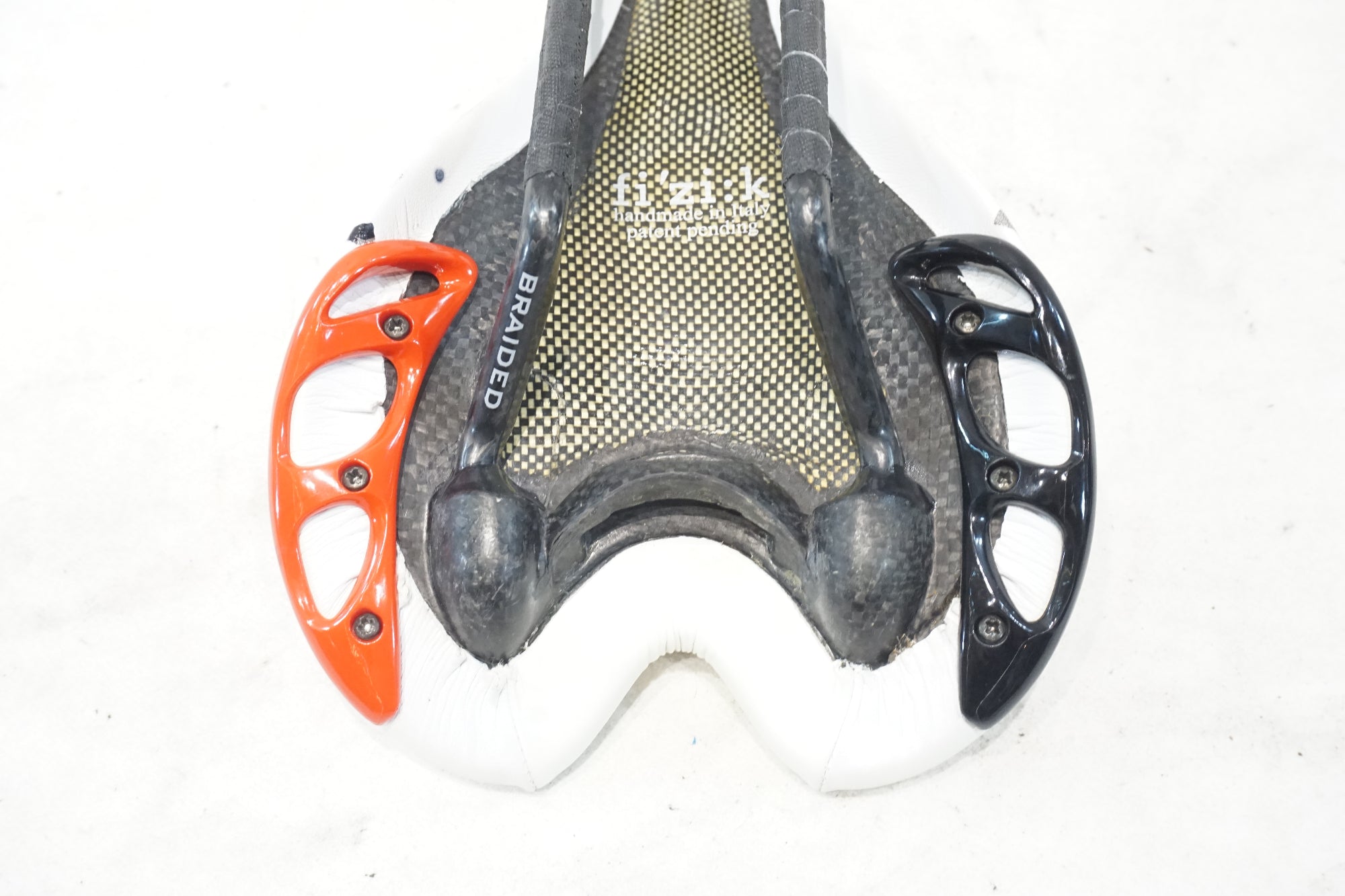 FIZIK 「フィジーク」 ALIANTE CARBON BRAIDED カーボンレール サドル / 横浜戸塚店