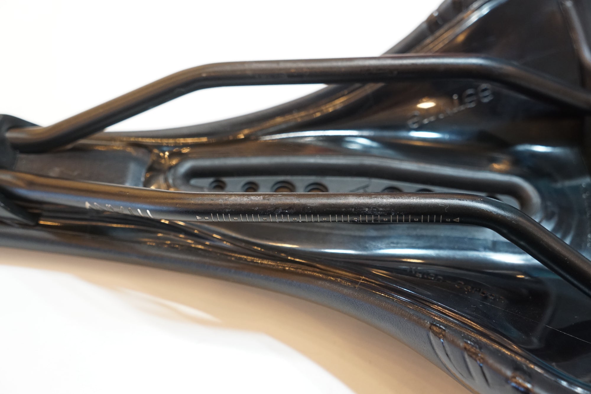 ASTVTE 「アスチュート」 STAR LINE VT サドル / バイチャリ浦和ベース