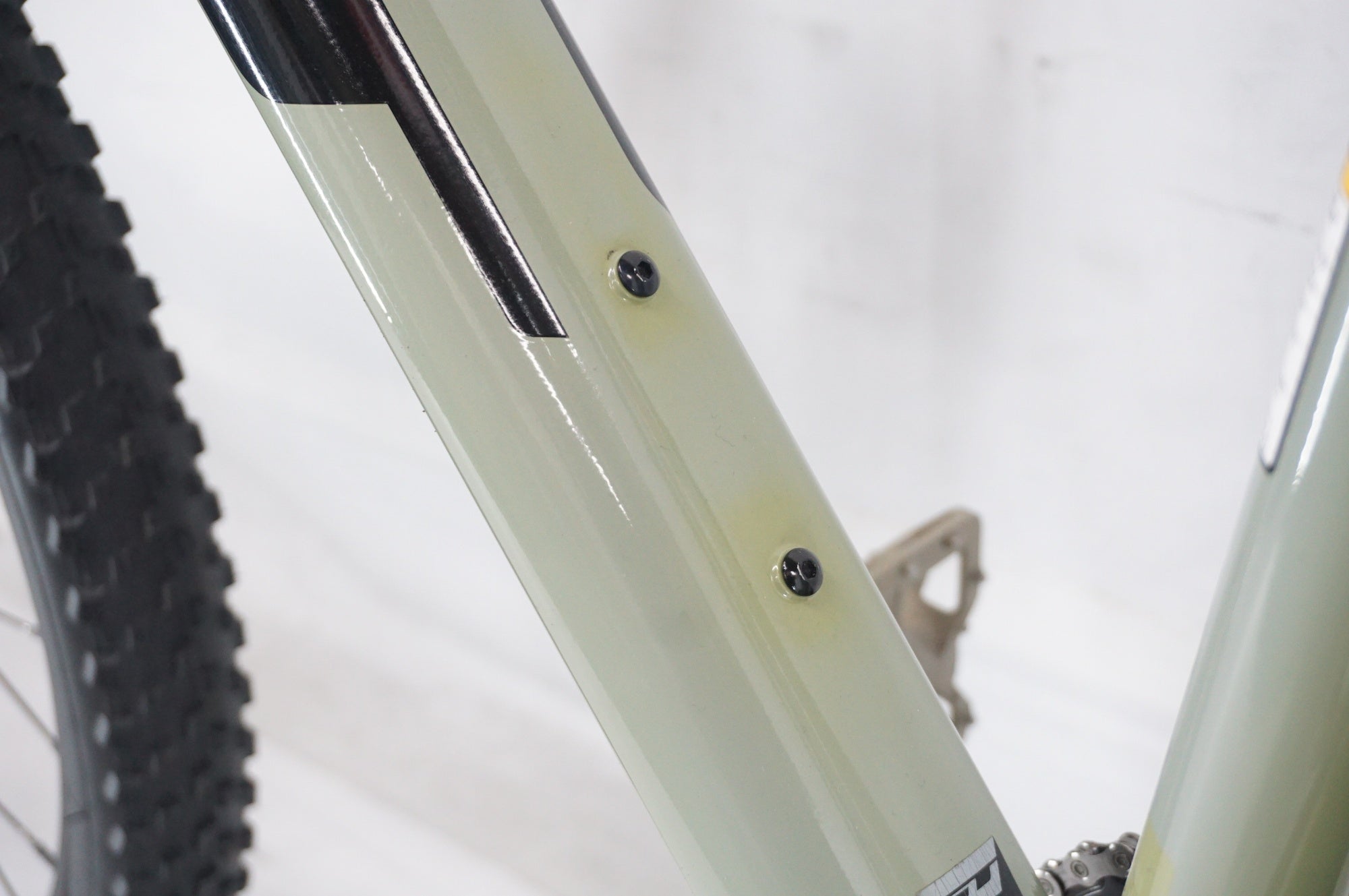 GT 「ジーティー」 AVALANCHE ELITE 2021年モデル マウンテンバイク / 阪急塚口店